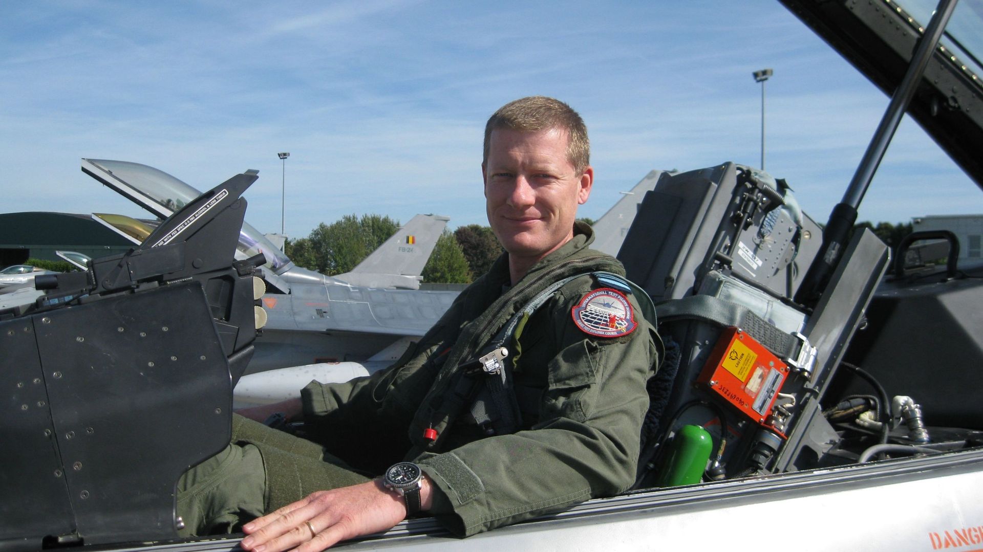 Philippe Goffin, le nouveau commandant de la base aérienne de Florennes, à bord d'un F16.