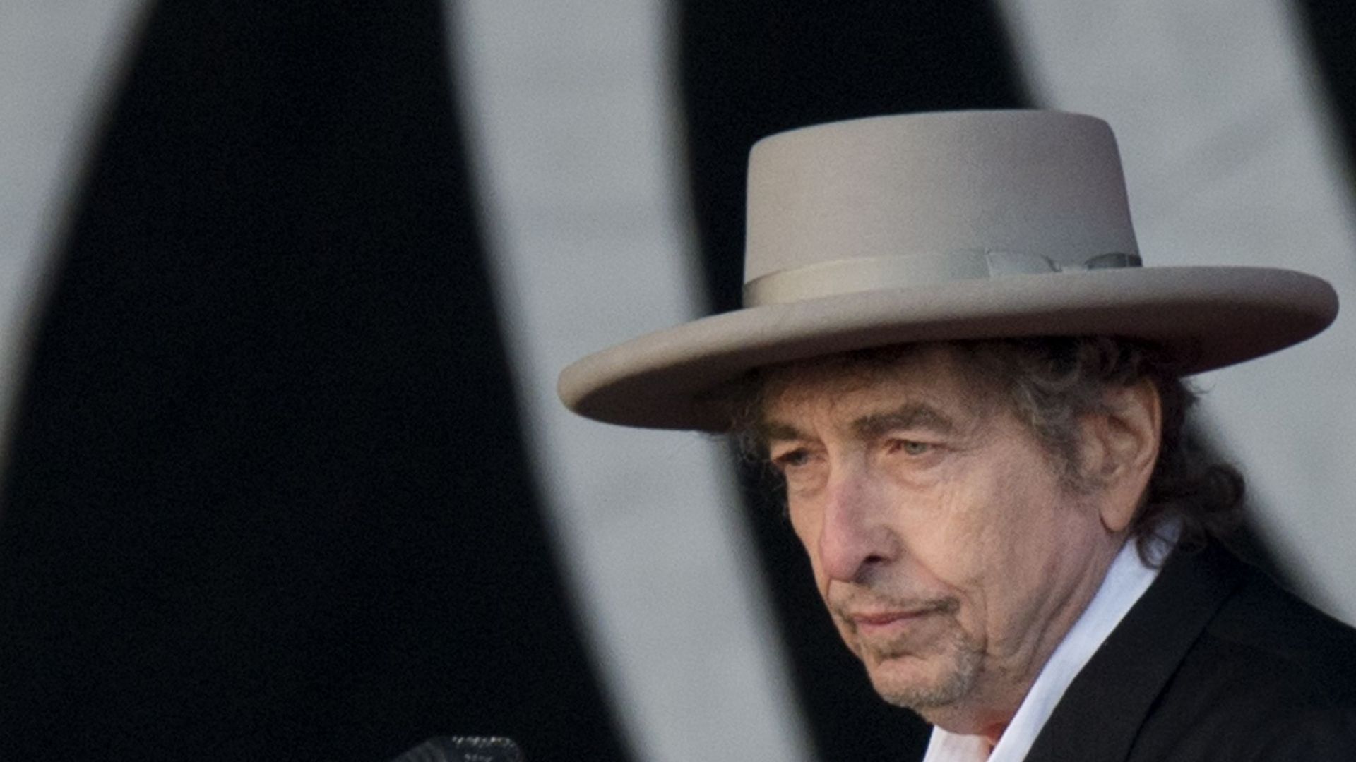Un célèbre manuscrit de Bob Dylan dominera les enchères mardi à New York