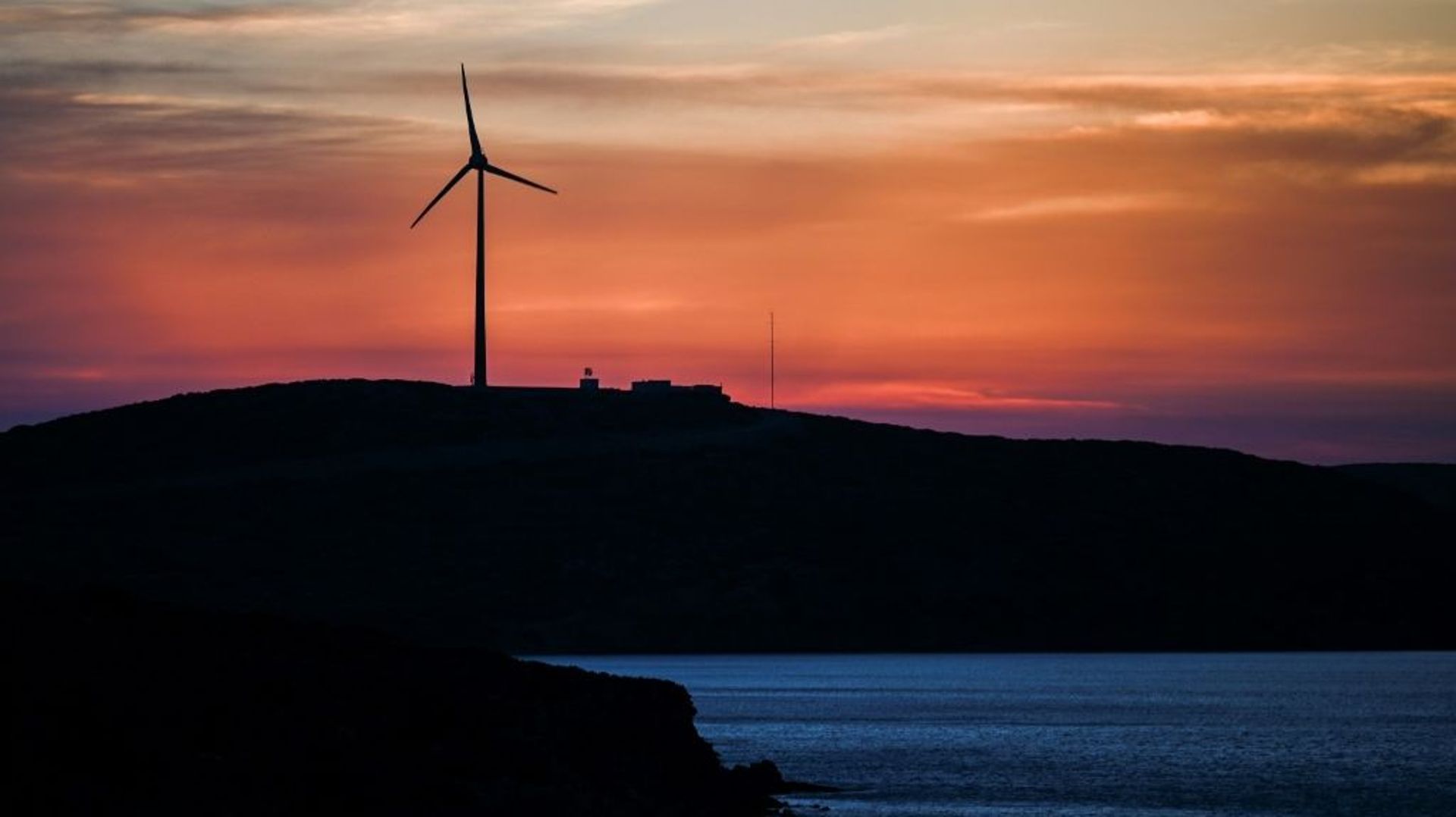 Une éolienne sur l'île de Tilos, en Grèce, le 21 juin 2021