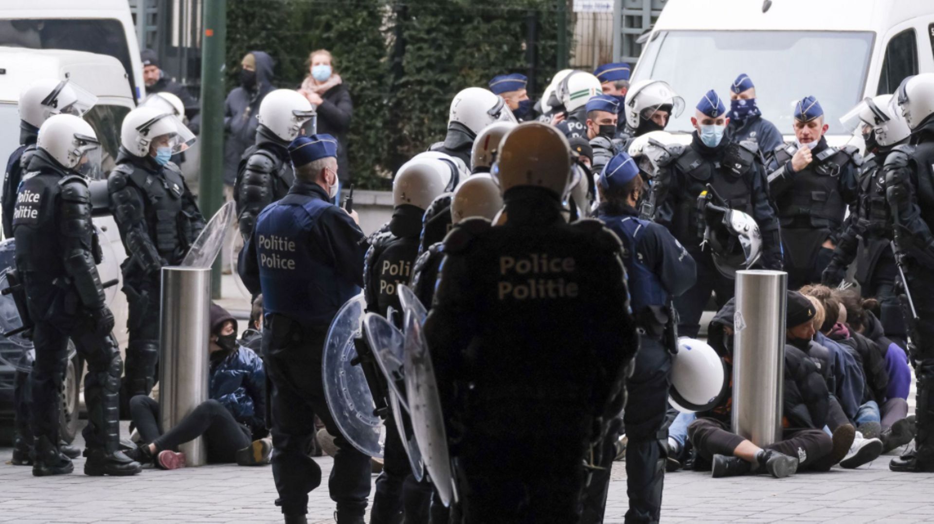 Manifestation contre la justice de classe à Bruxelles: le Comité P décompte 11 plaintes et la police de Bruxelles-Ixelles a ouvert une enquête 