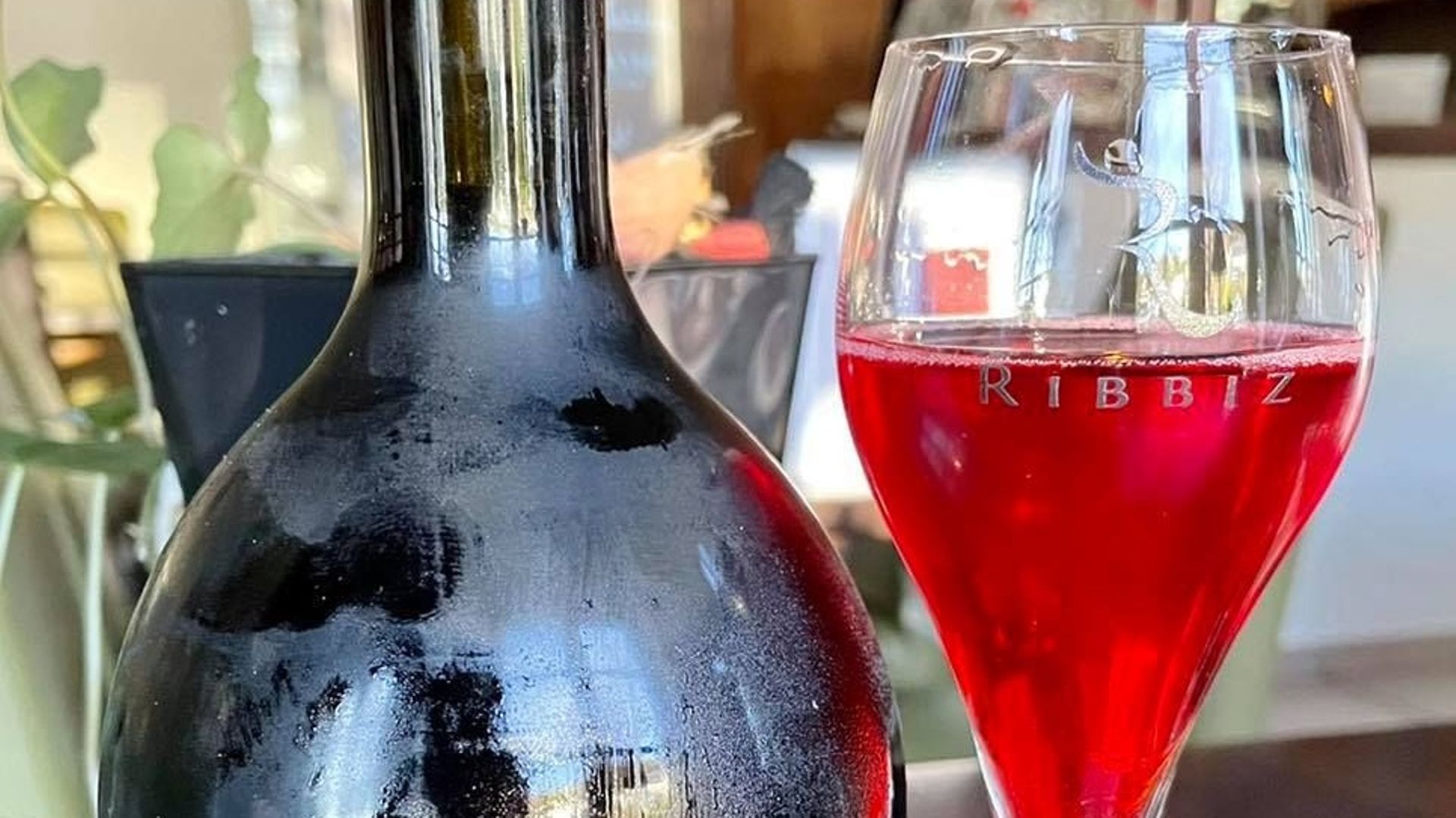 Pétillant Fruits Rouges Pour le 31 décembre, vous pouvez choisir le vin pétillant de groseilles ...