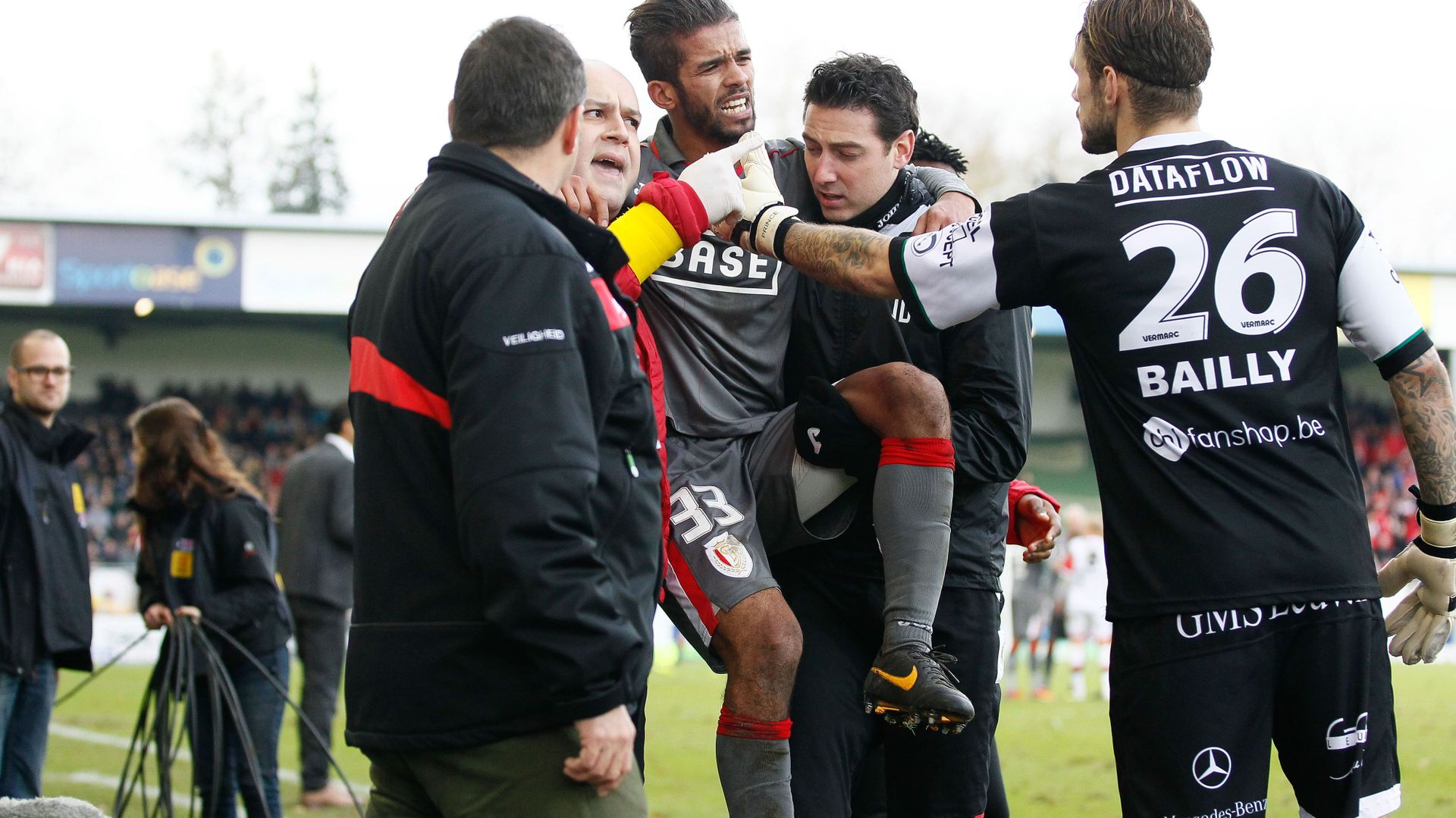 Ligaments De La Cheville D Chir S Pour Carcela Mais Pas De Fracture Rtbf Be