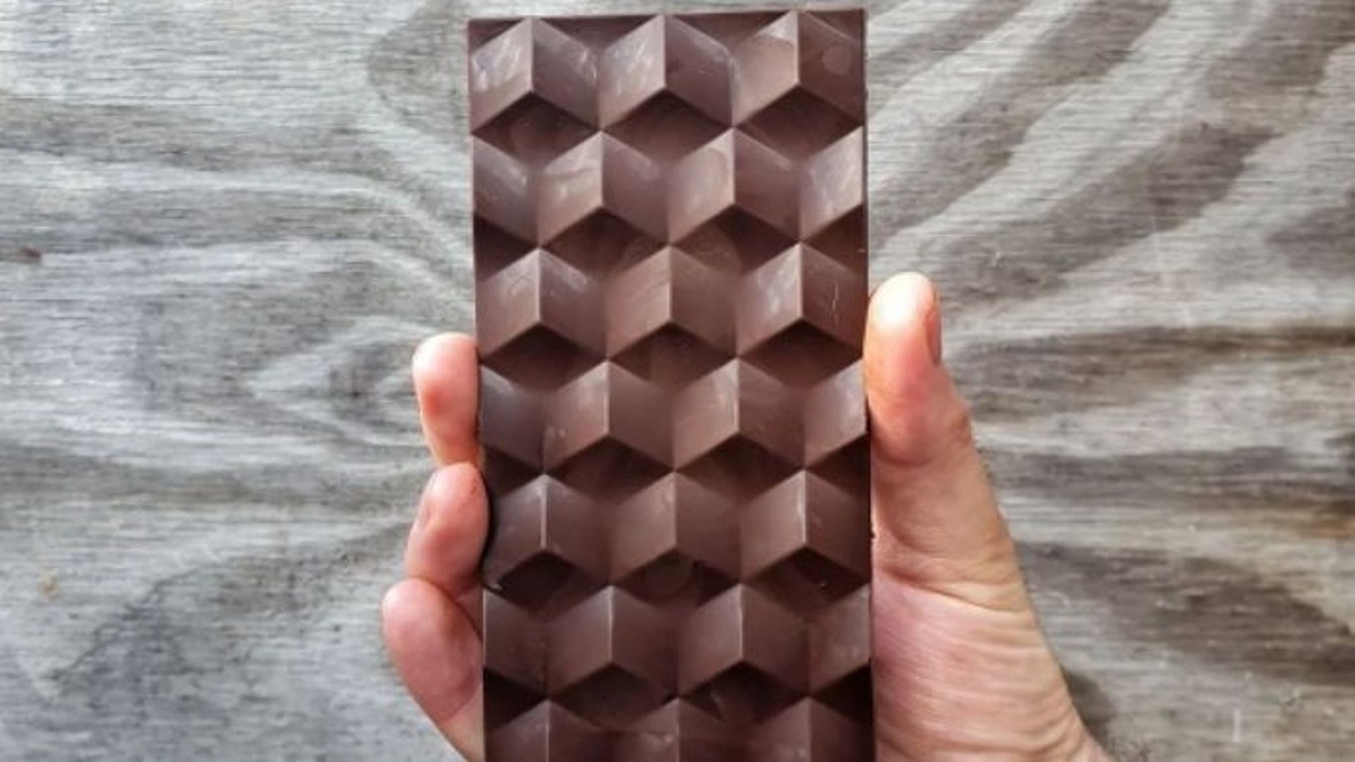 À quoi ressemble du chocolat respectueux des hommes, de la Terre et sans cacao ?
