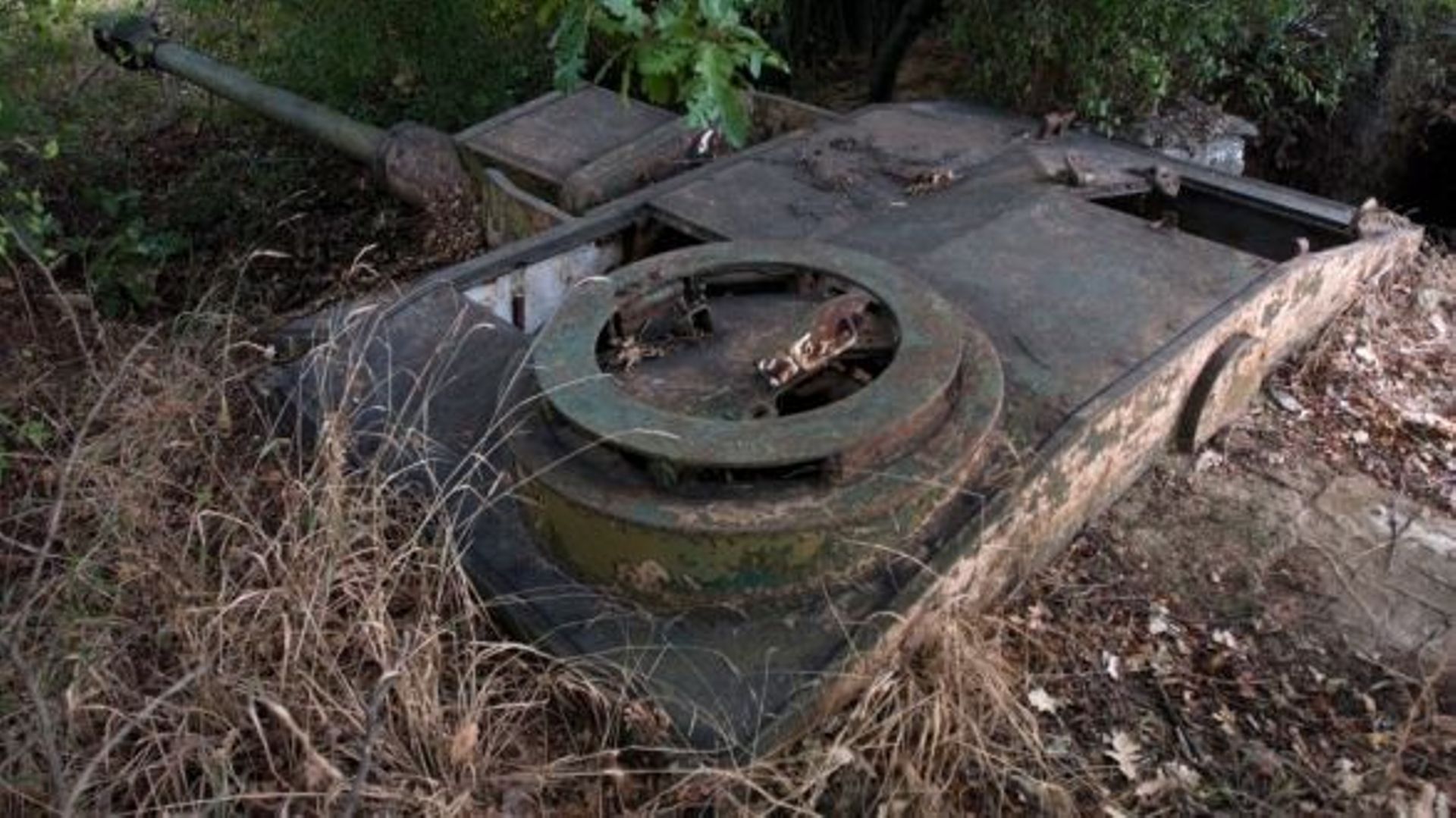 Russie: découverte de chars d'assaut en pleine forêt