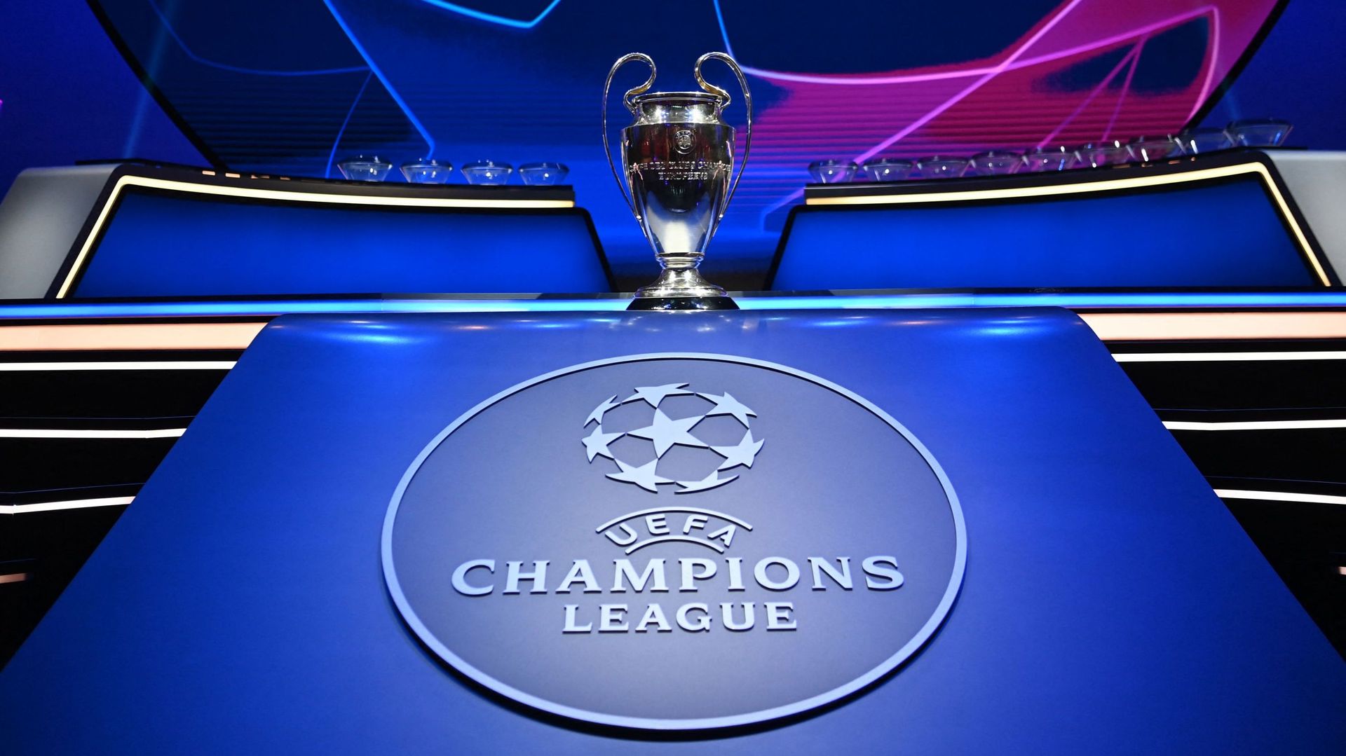 Football : La Champions League commencera, à partir de 2024-2025, par un mini-championnat de 8 journées avec 36 équipes.