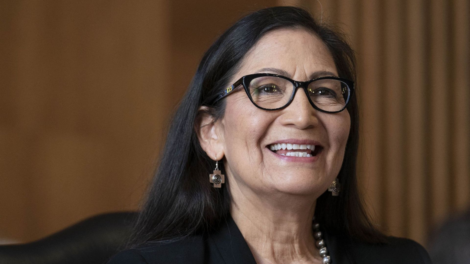 Deb Haaland: qui est la première Amérindienne à rentrer au gouvernement américain?