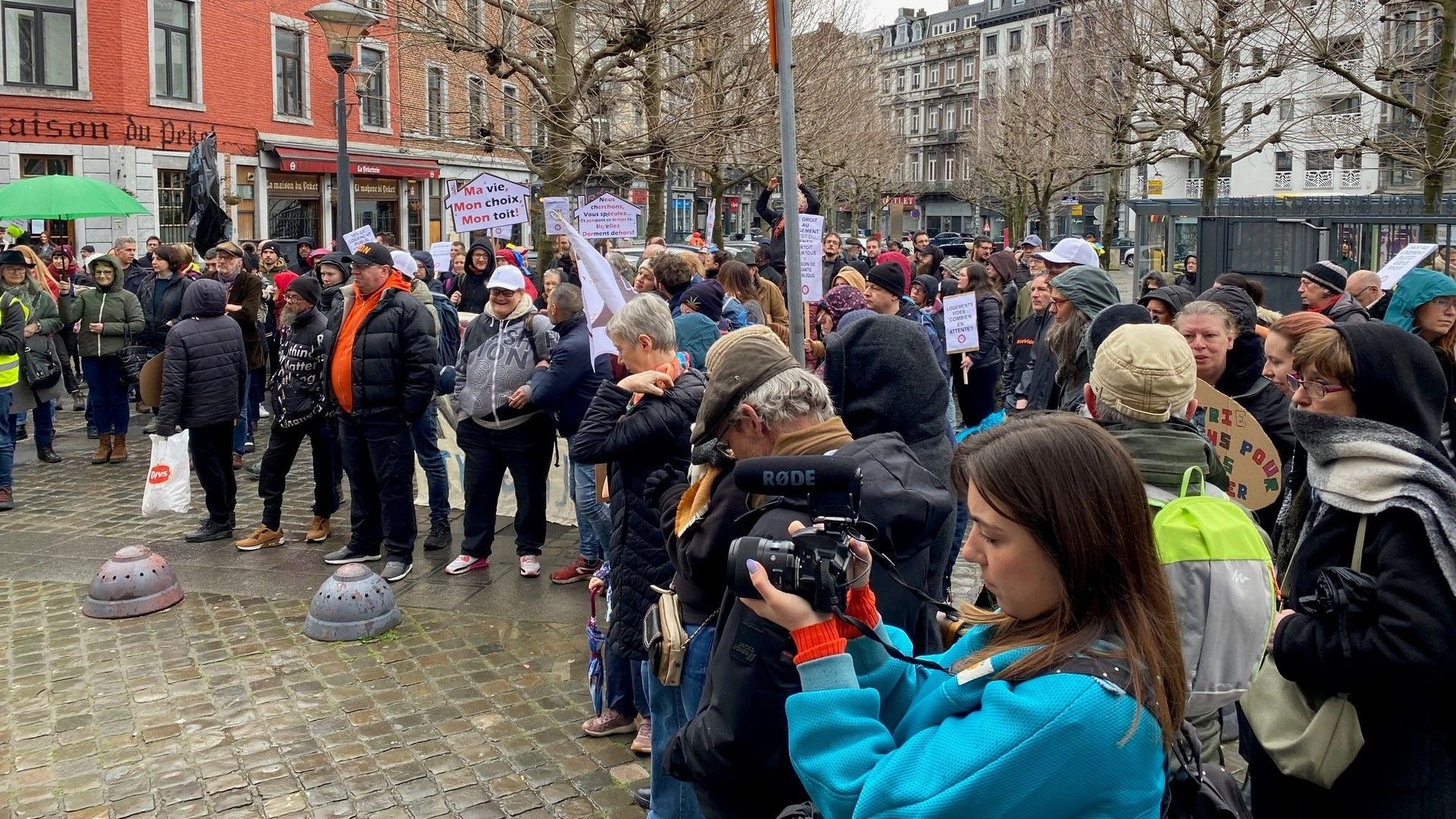 Une manifestation qui a commencé à l'hôtel de ville 