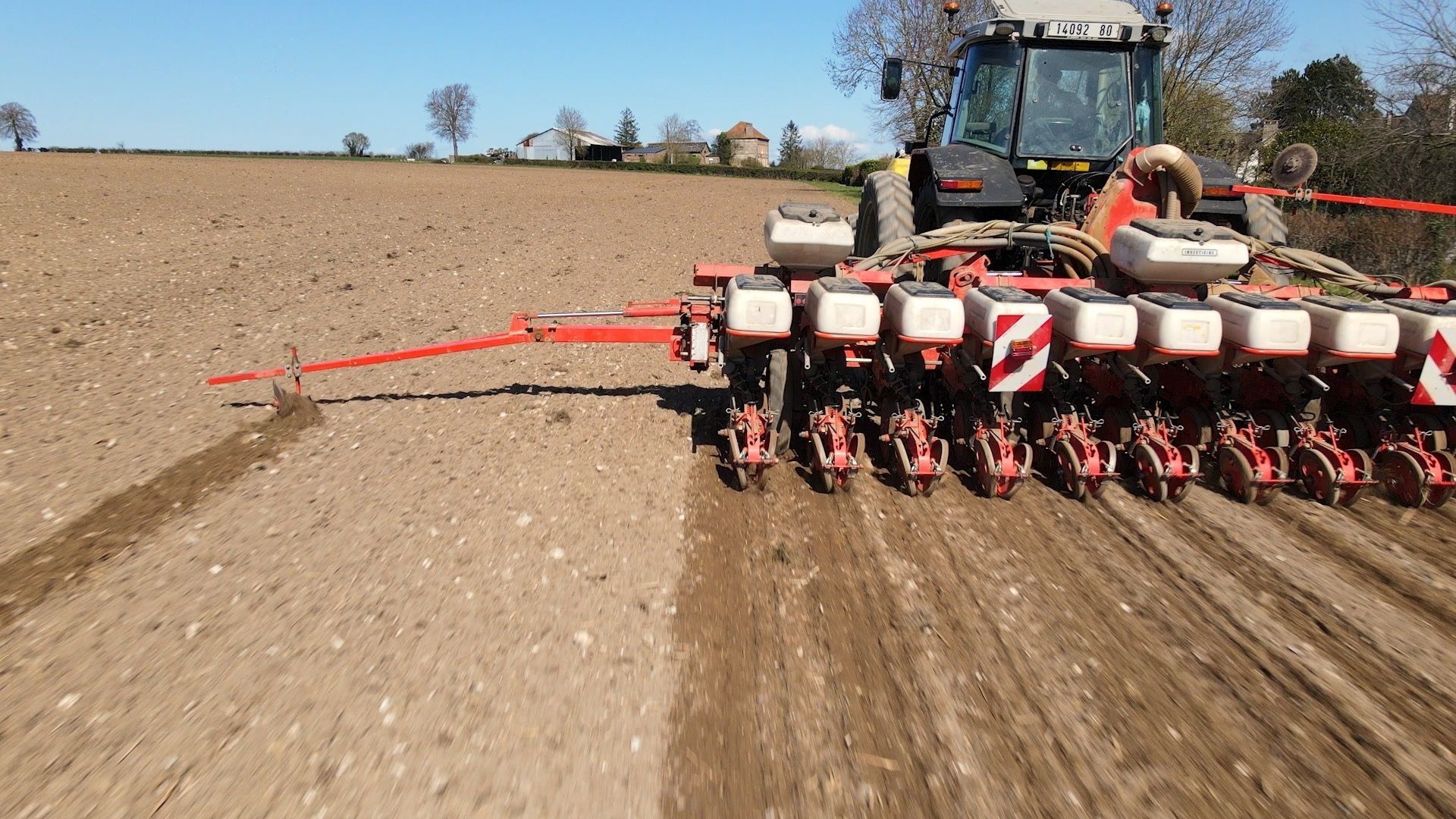 DOC SHOT : Insecticide, comment l'agrochimie a tué les insectes - RTBF