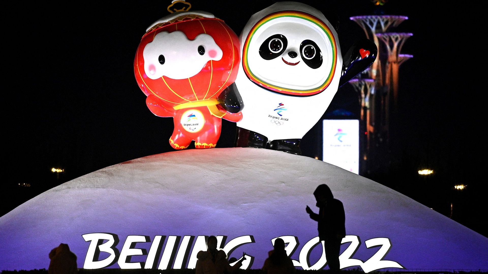 La mascotte des Jeux Paralympiques d’hiver 2022, Shuey Rhon Rhon la lanterne, prête à commencer son travail
