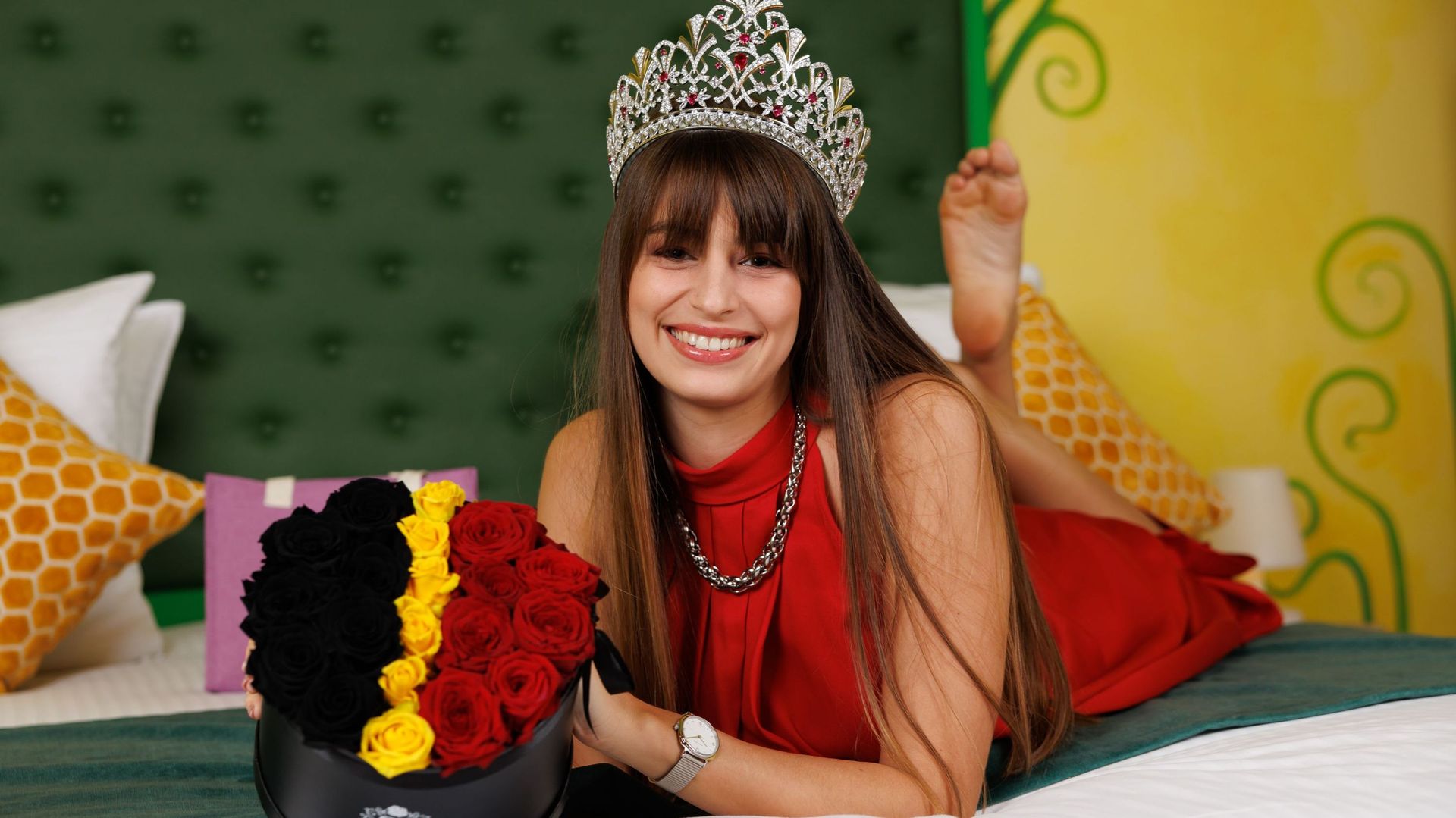Scandalo Miss Belgio: il fotografo ufficiale spinge le candidate a ...