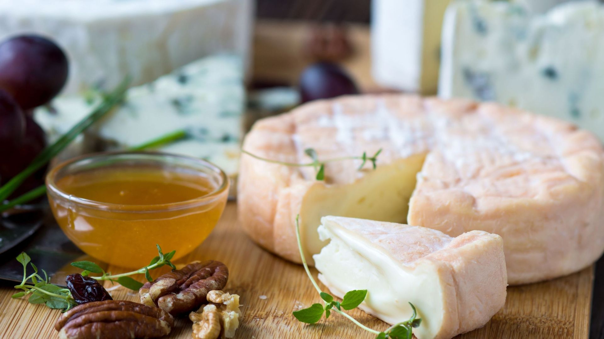 Carrefour rappelle un fromage d'abbaye qui pourrait contenir de la listeria
