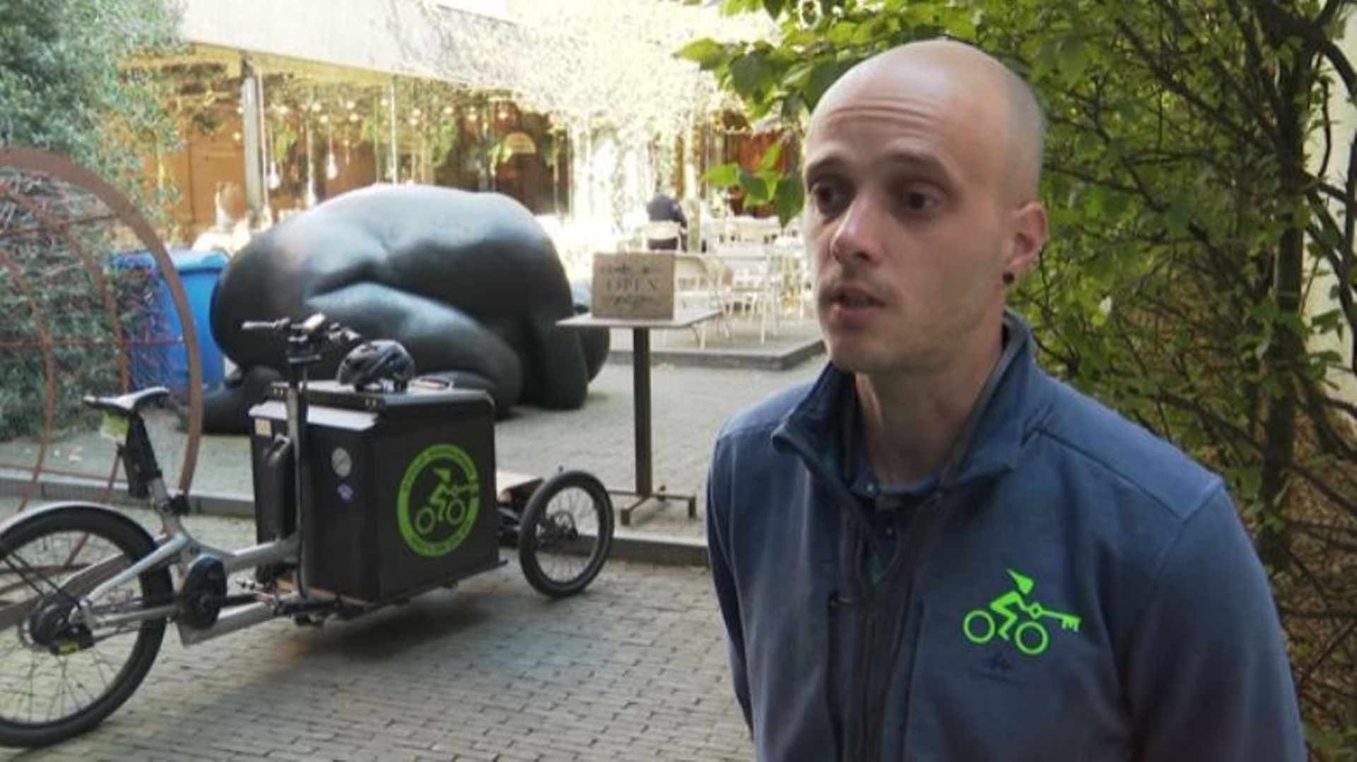 Kevin ne voit que des avantages dans l'utilisation d'un vélo cargo. 