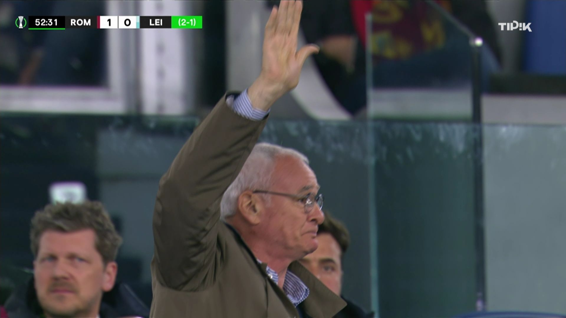 Claudio Ranieri Très ému Après Une Ovation Des Supporters De La Roma Et ...