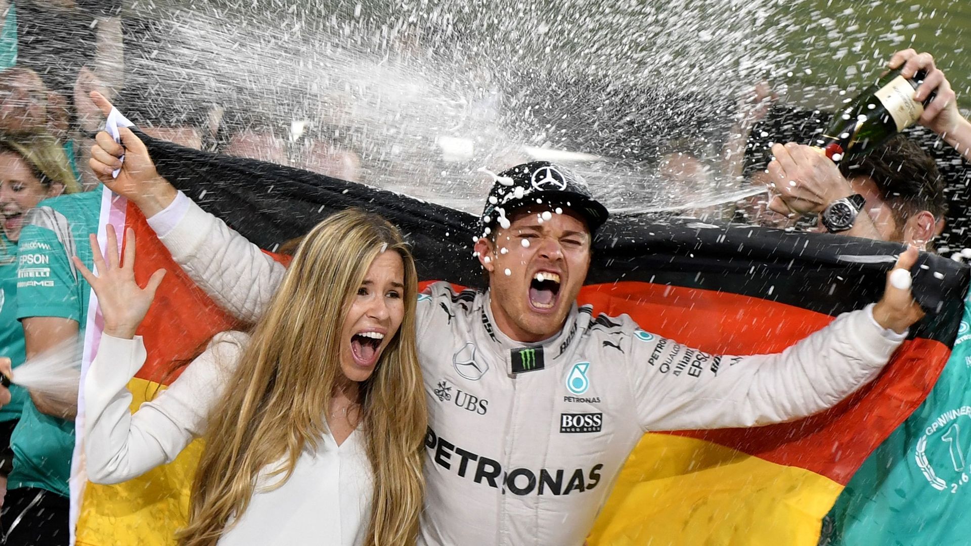 Nico Rosberg célèbre son titre en compagnie de son épouse