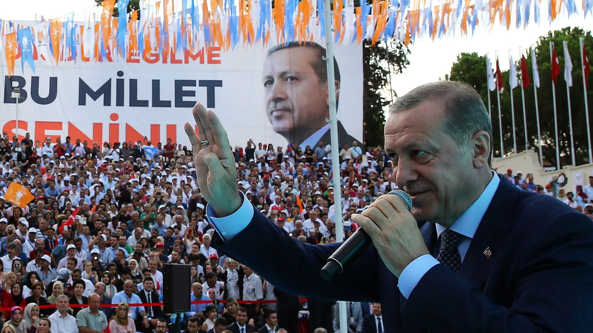 Ahmet Insel : "Erdogan veut créer une génération pieuse"