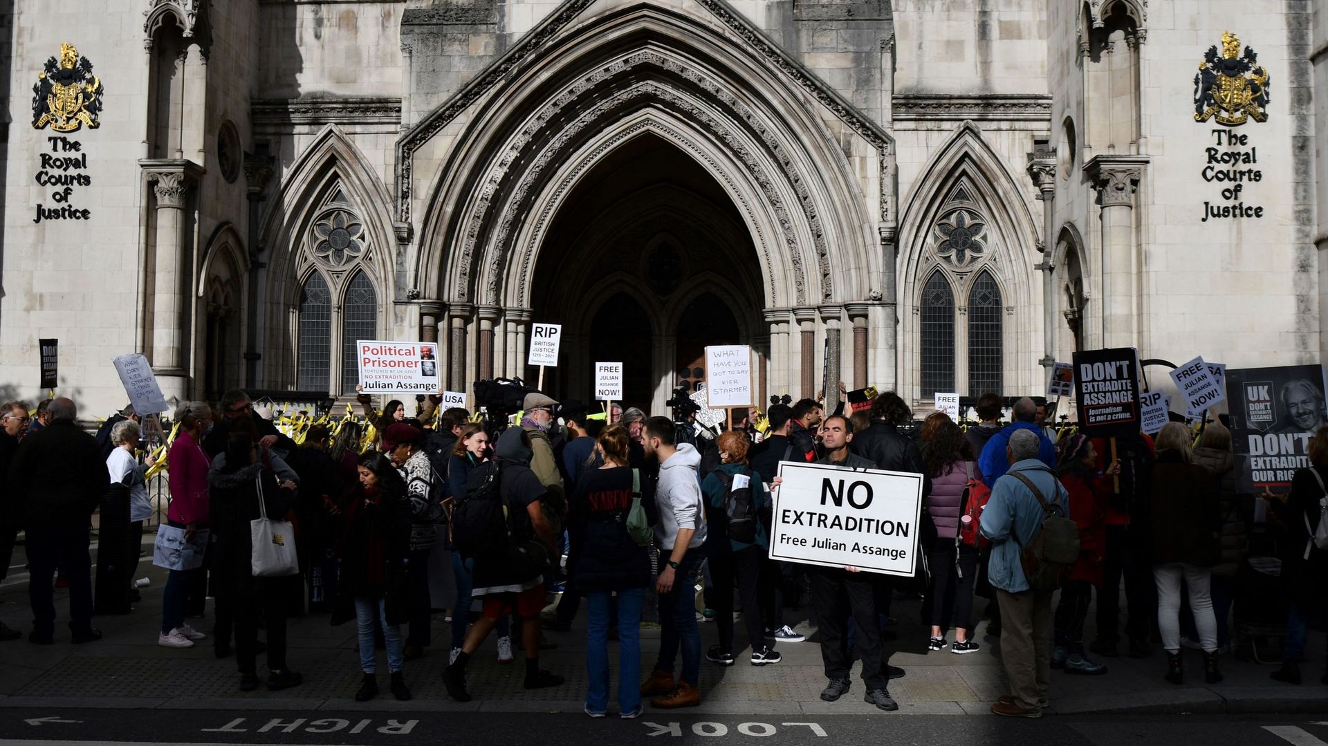 Londres : manifestation de soutien à Julian Assange