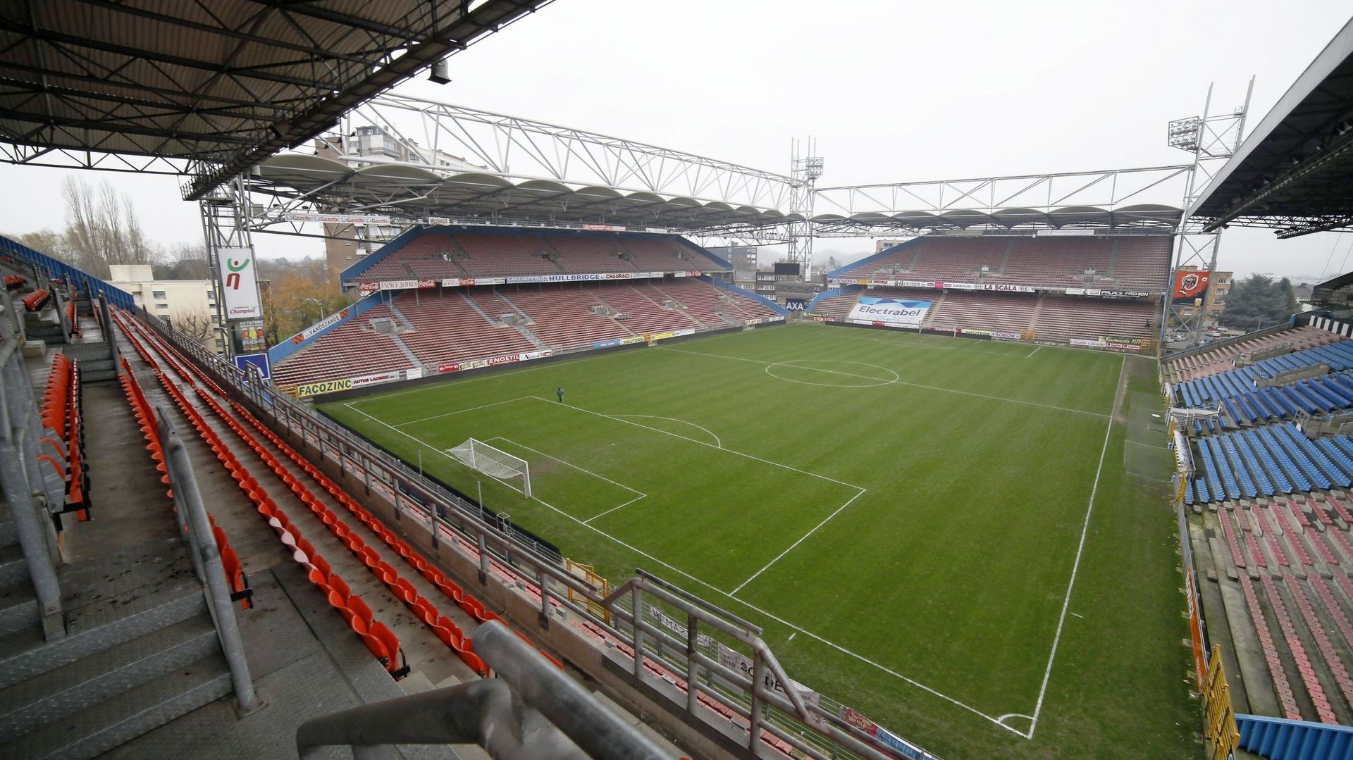 Le stade du Pays de Charleroi est déserté par ses supporters RTBF Actus