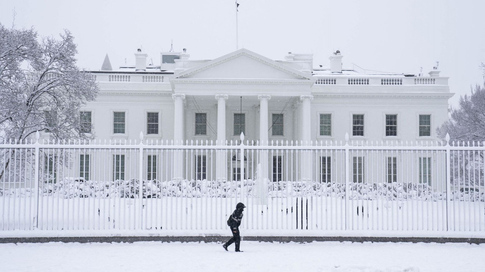 La Maison Blanche couverte de neige.
