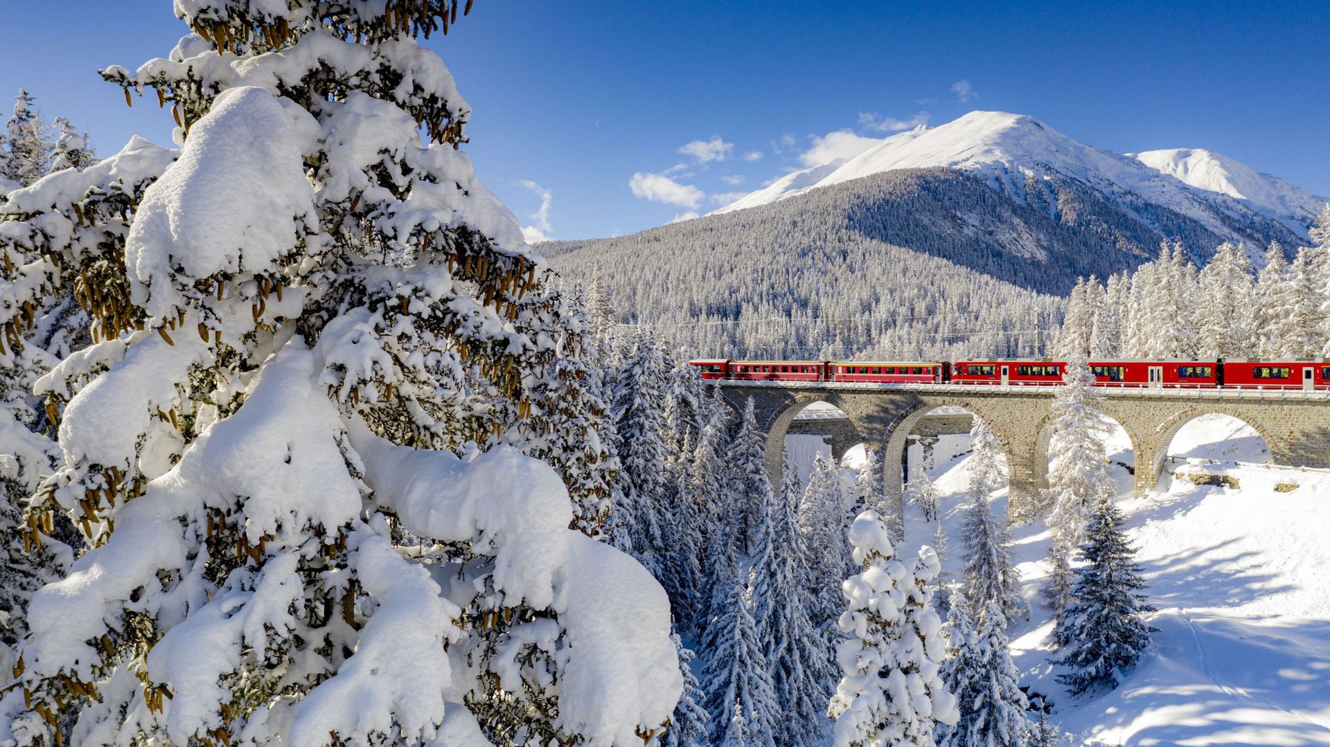 Le Glacier Express : un train qui traverse les Alpes, une aventure aux paysages époustouflants