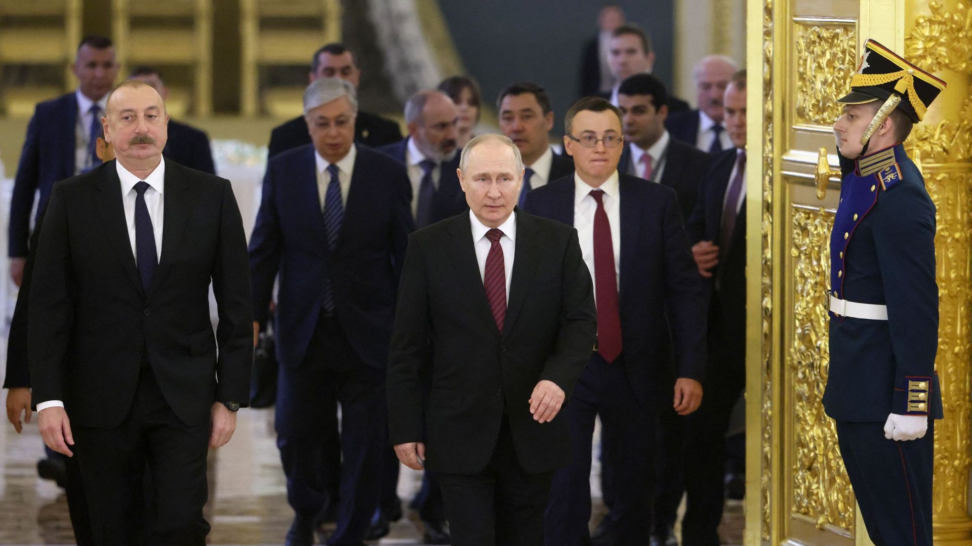 Le président russe Vladimir Poutine préside une réunion du Conseil économique suprême de l'Eurasie au Kremlin, à Moscou, le 25 mai 2023.