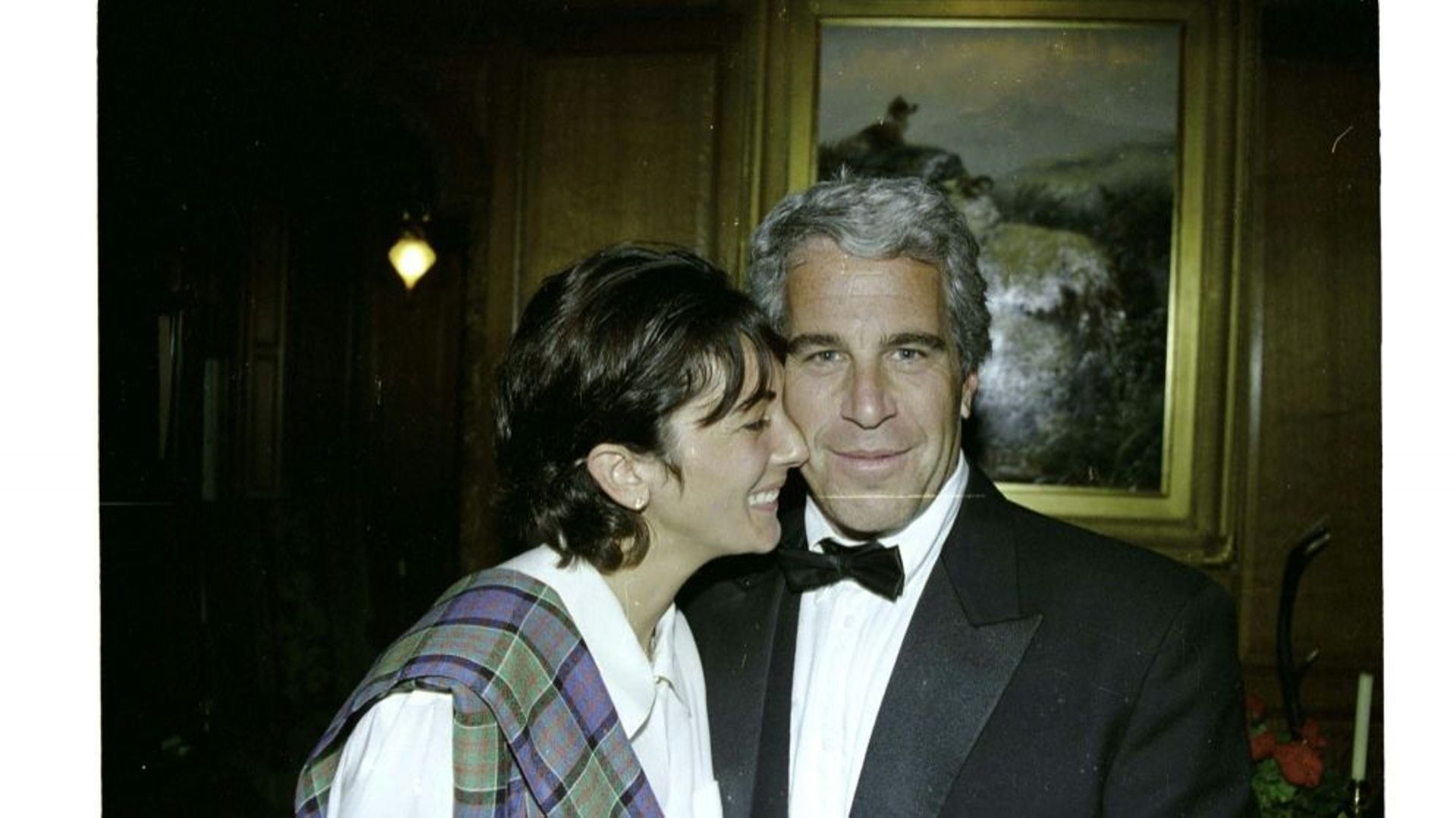 Photo non datée obtenue le 8 décembre 2021 auprès de la justice de New York, montrant Ghislaine Maxwell et Jeffrey Epstein