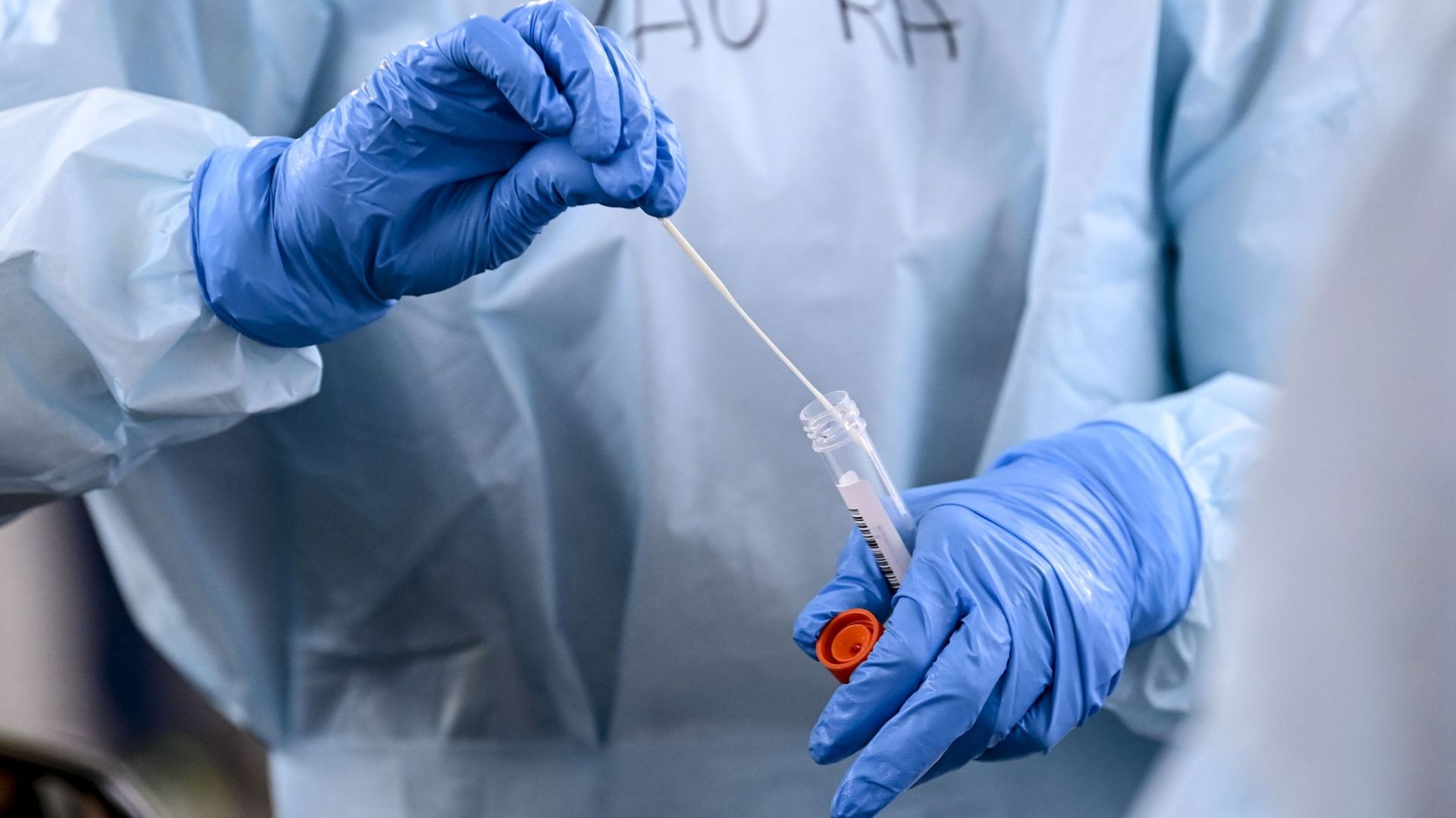 Coronavirus en Belgique : la police fédérale met en garde contre des faux tests Covid et de fausses infirmières