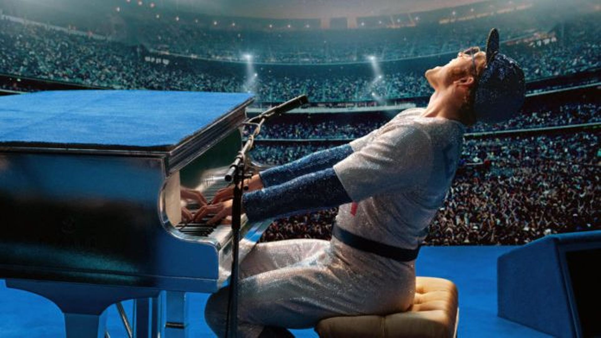 Taron Egerton incarnant Elton John dans le film Rocketman