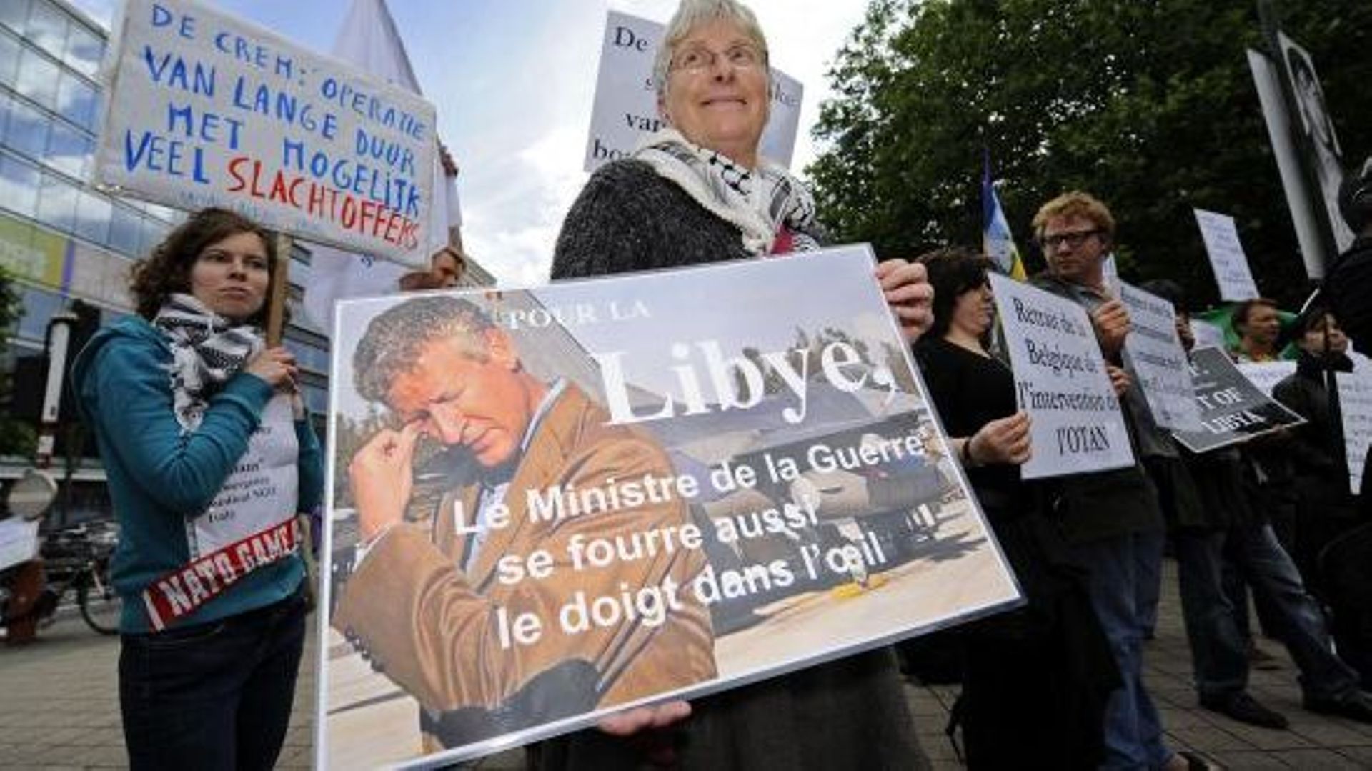 Manifestation contre l'intervention militaire en Libye