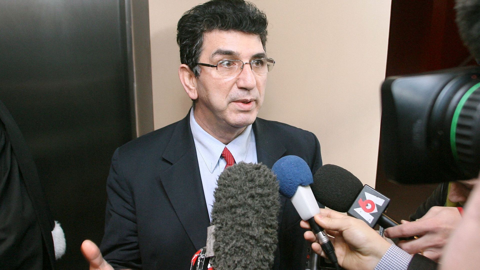 Farid Alsaïd, face à la presse, en 2008.