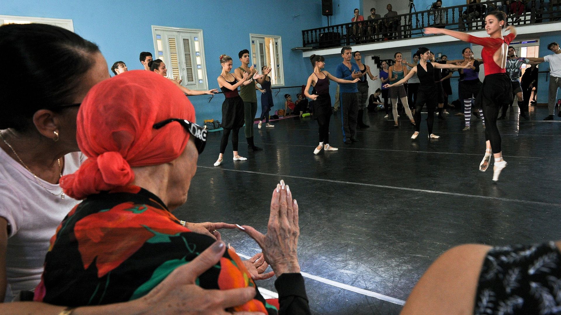 a-96-ans-la-ballerine-cubaine-alicia-alonso-danse-dans-sa-tete
