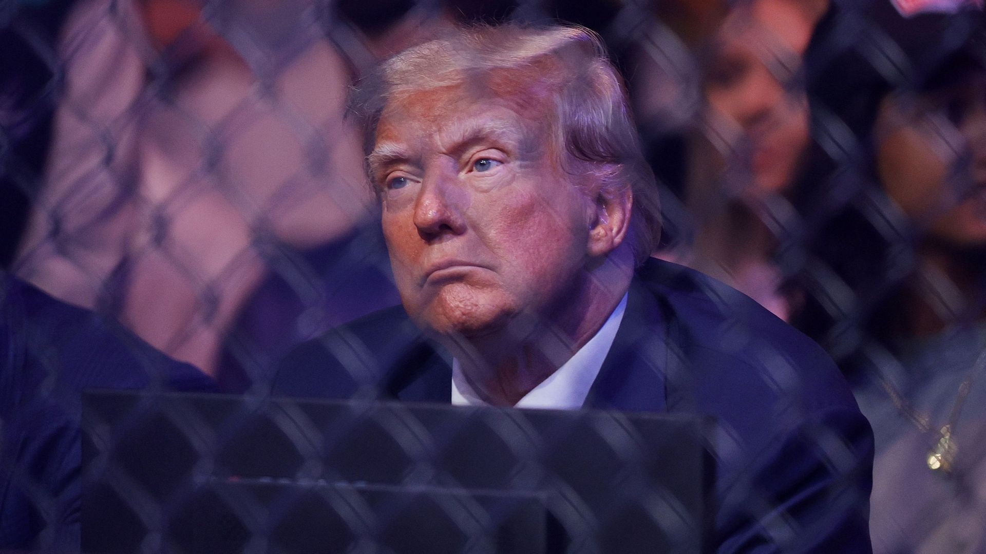 MIAMI, FLORIDE – 08 AVRIL : L’ancien président américain Donald Trump assiste à l’UFC 287 au Kaseya Center le 08 avril 2023 à Miami, Floride.