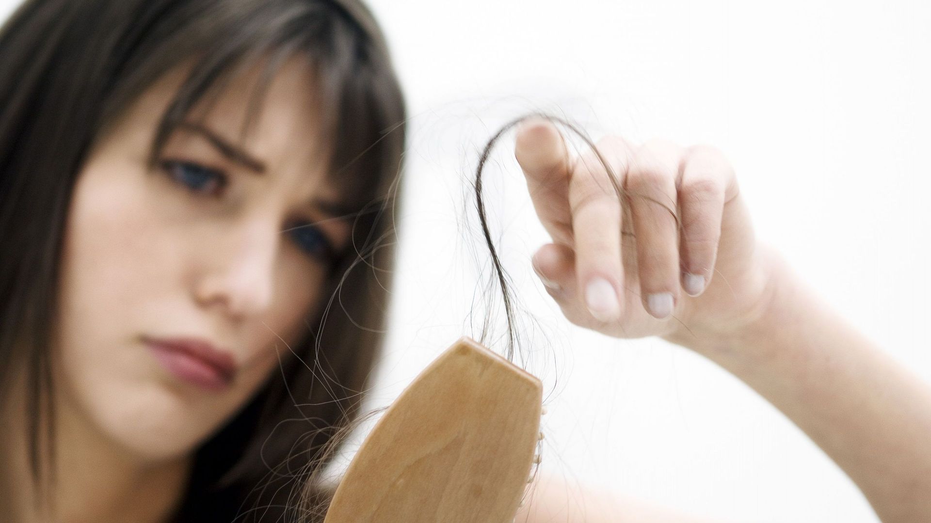 Conseils et astuces pour lutter contre la chute des cheveux