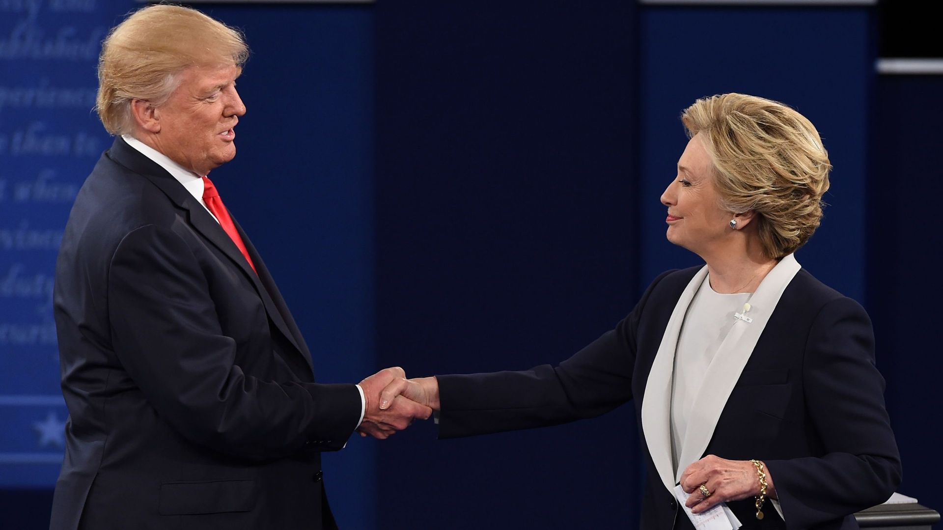 Débat Trump/Clinton: un final respectueux après des échanges houleux entre les rivaux