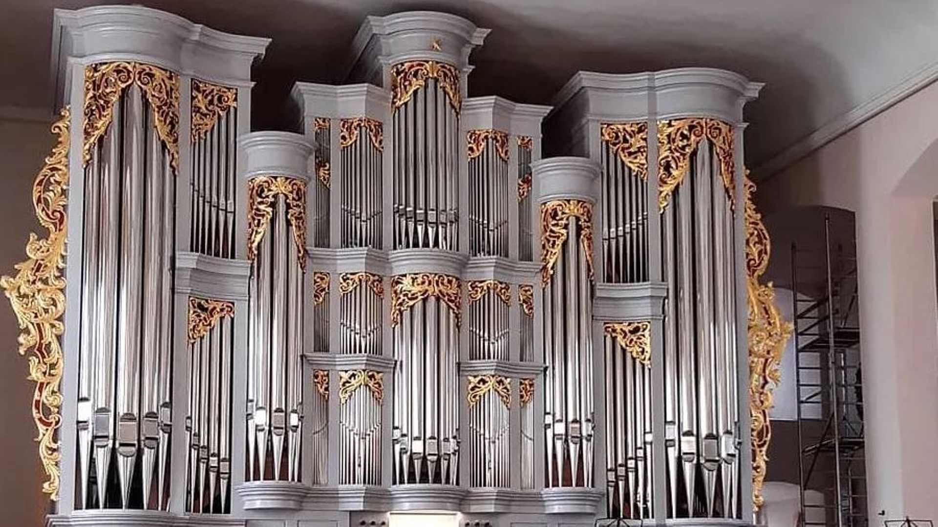 Dans une église luthérienne de Basse Saxe, les orgues  Thomas du conservatoire de Hannovre