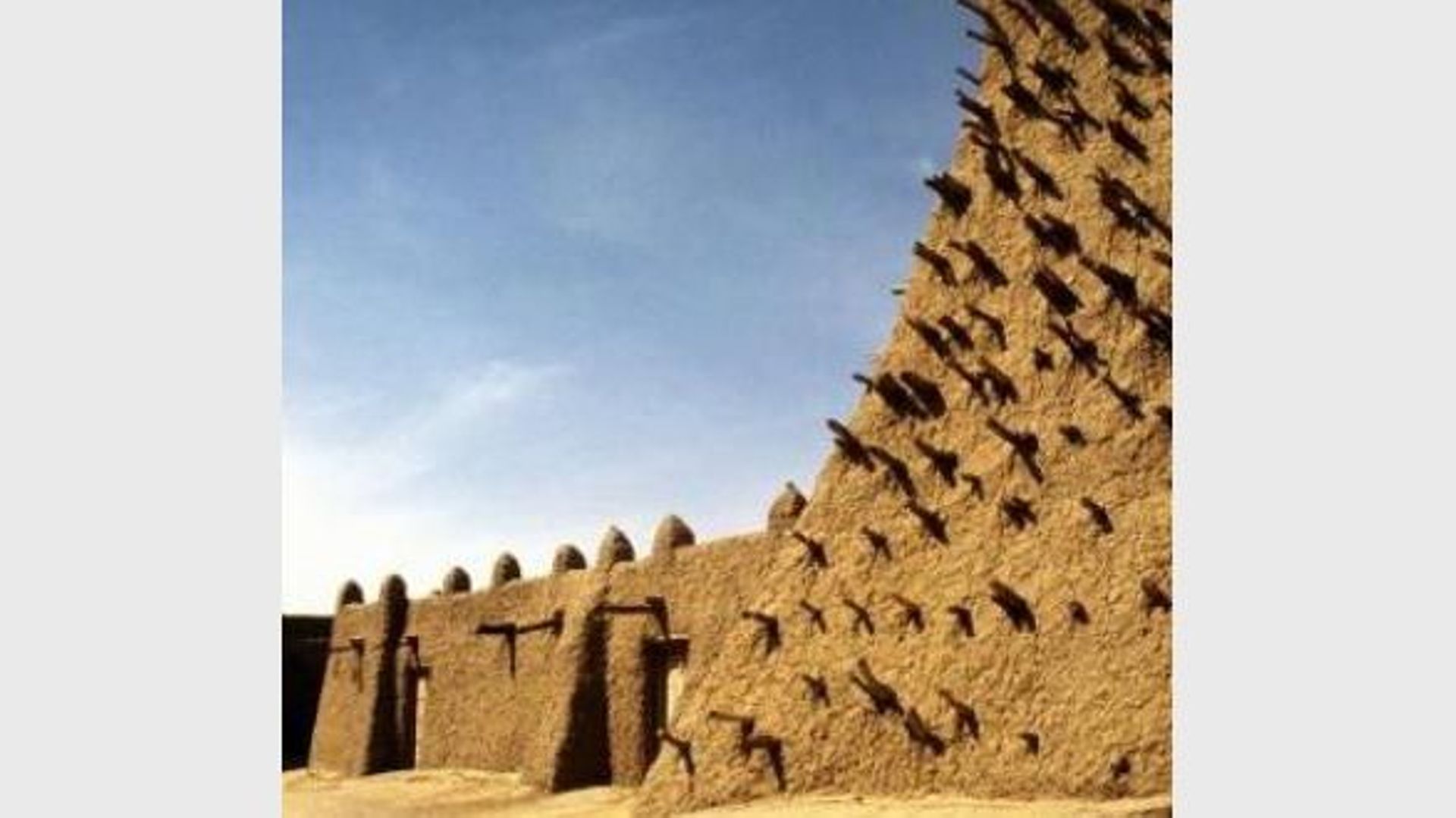 Mali: les islamistes poursuivent la destruction de mausolées à Tombouctou