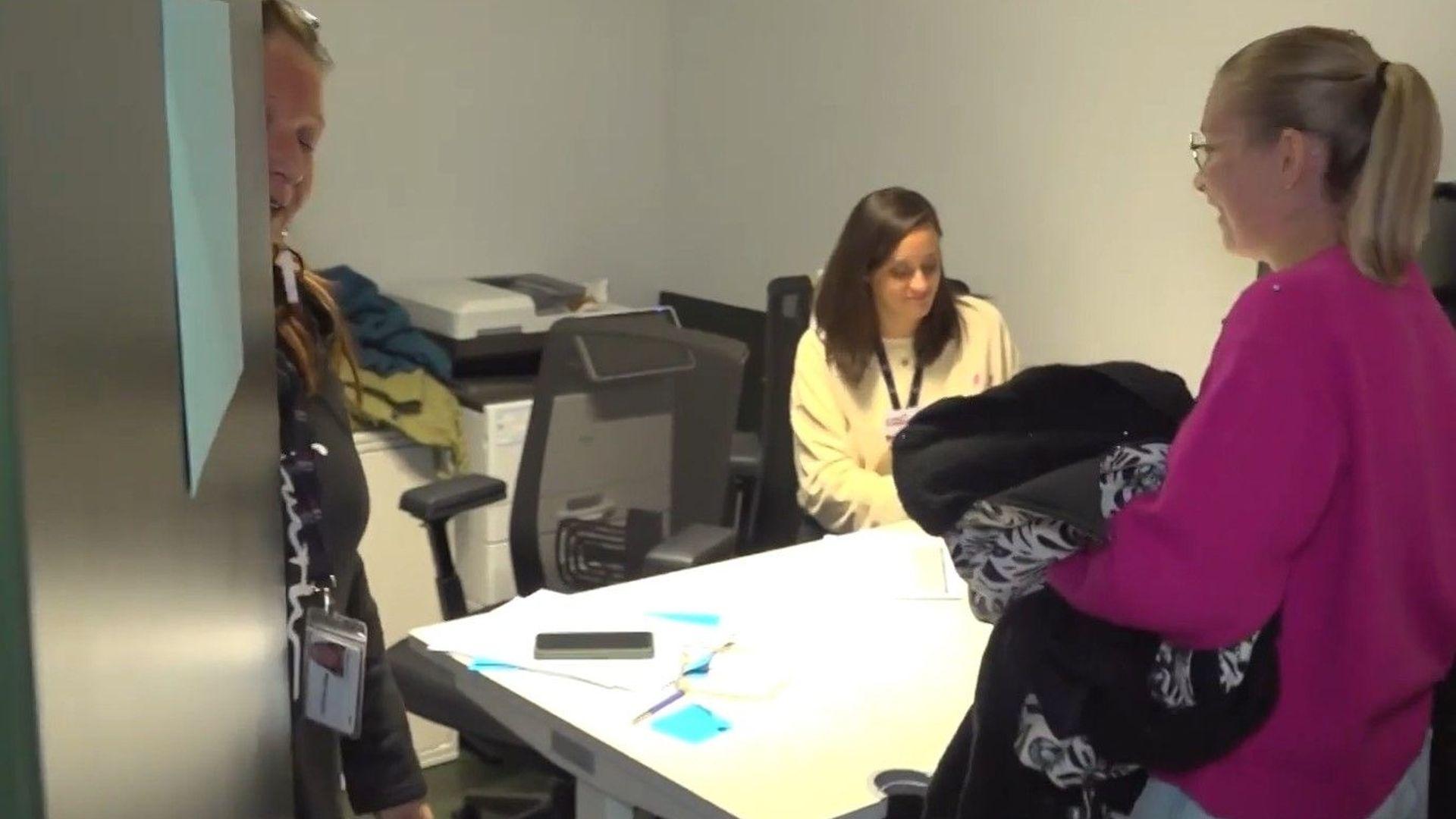 Liège : pour faire face à l’arrivée des exclus du chômage, le CPAS engage une cinquantaine d’assistants sociaux