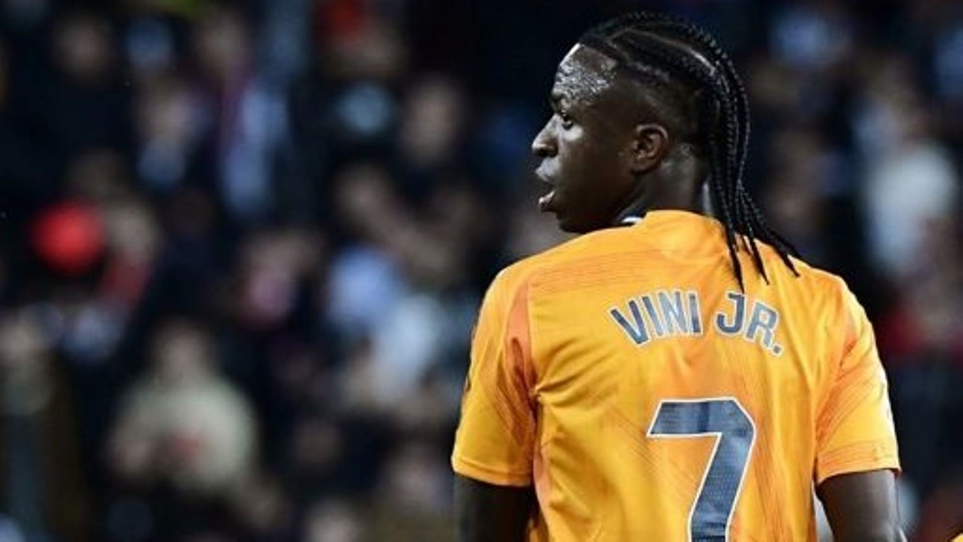 Real Madrid\u00a0: Vinicius suspendu deux matches après son exclusion contre Valence