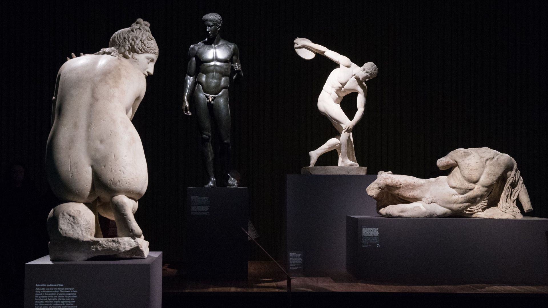 Cette exposition comprend six des fameux marbres du Parthénon ainsi que des prêts "miraculeux", selon l'expression du directeur du British Museum, Neil MacGregor