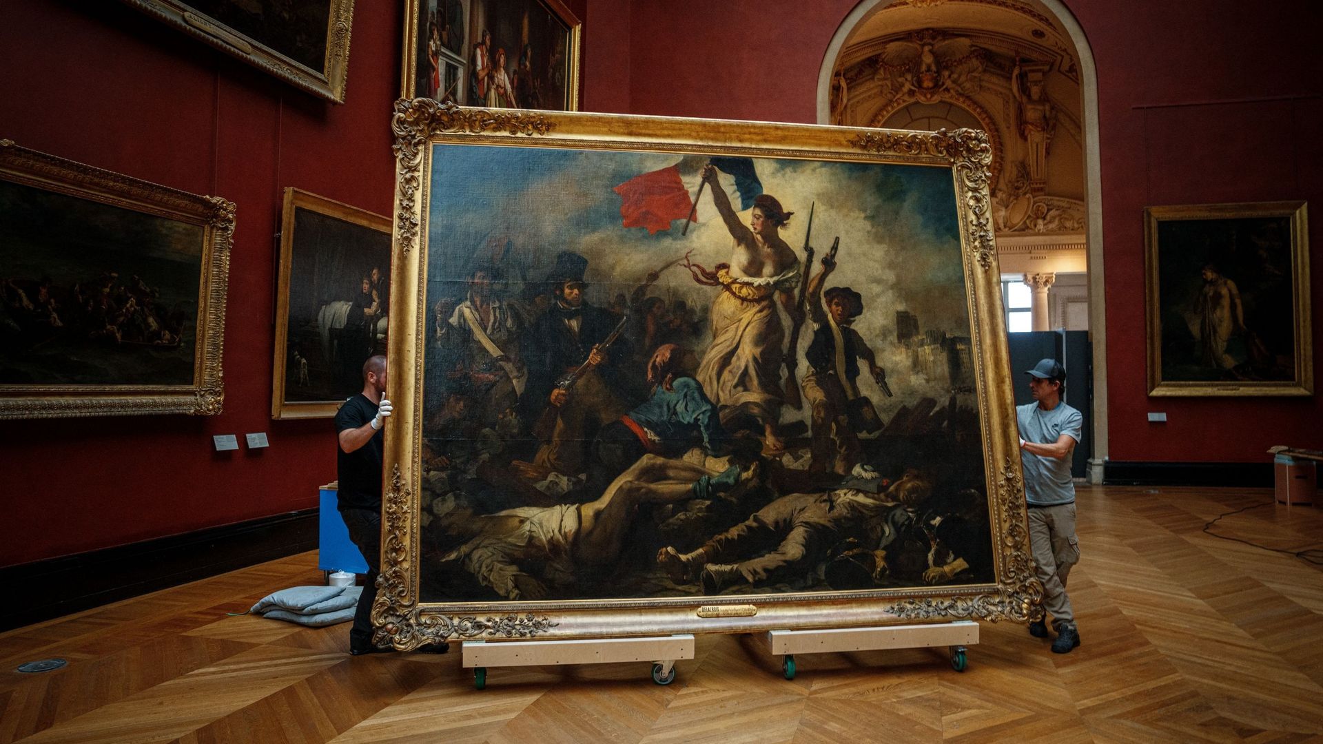 'La Liberté Guidant Le Peuple' De Delacroix Quitte Les Murs Du Louvre ...