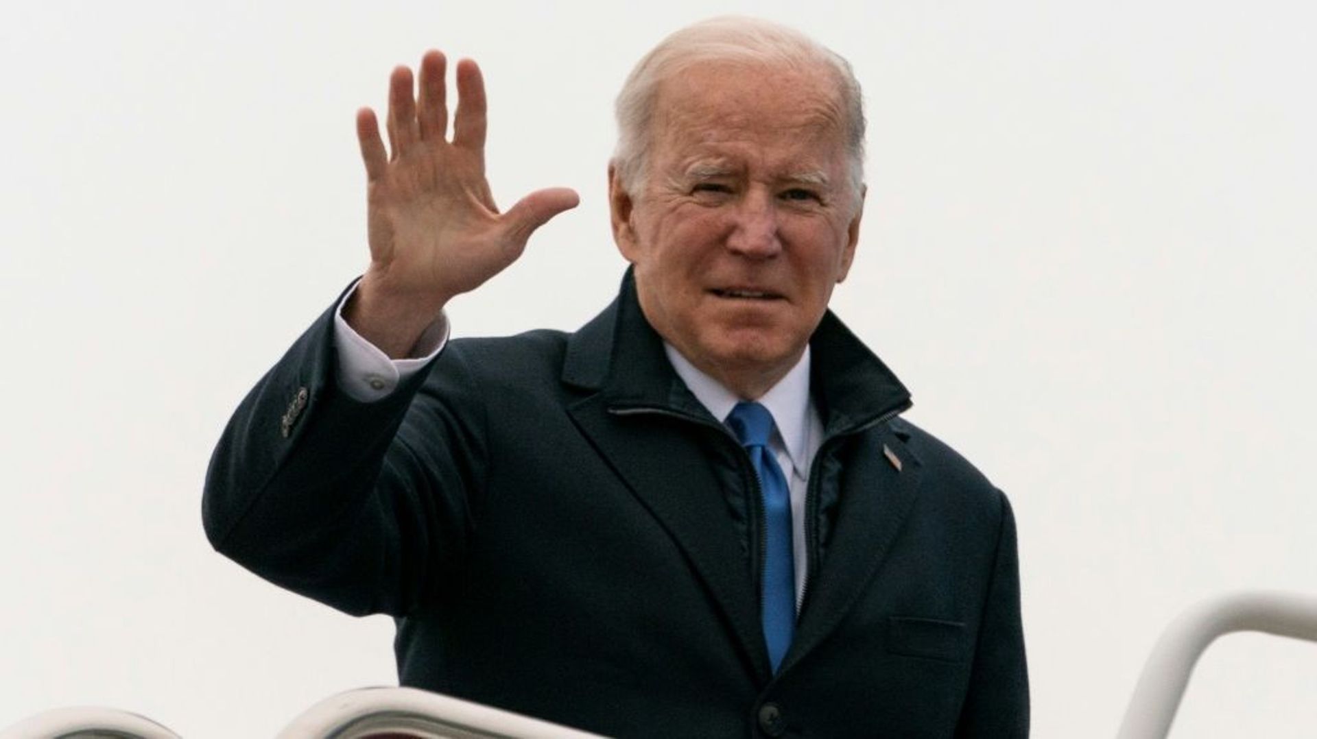 Joe Biden le 8 décembre 2021 à la base aérienne d'Andrews, près de Washington
