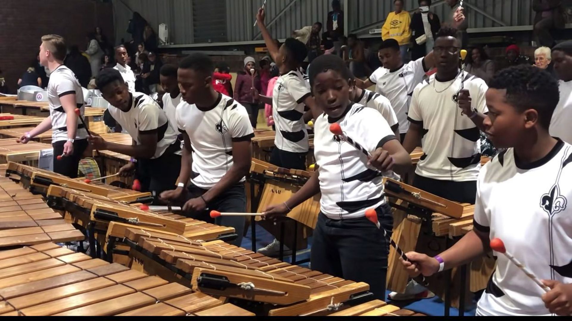 Les élèves du Hilton College jouent le titre "Drive" lors de l’International Steel pan & Marimba Competition 2019