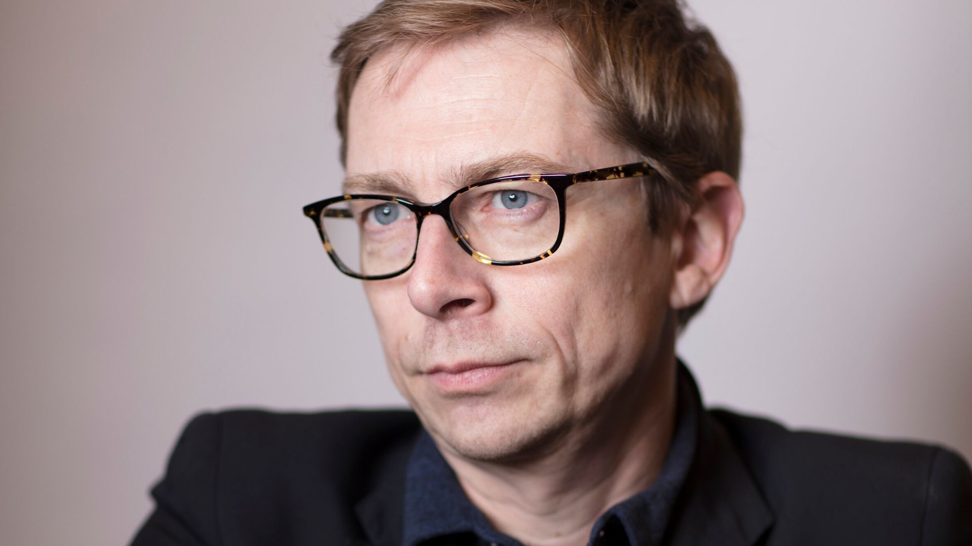 "On risque de vivre dans la même société, mais plus tout à fait dans le même monde" selon Gérald Bronner