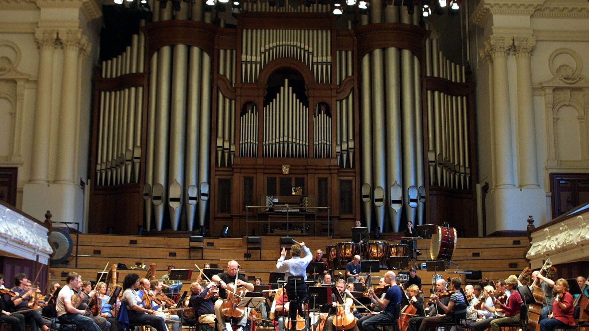L'orchestre Symphonique de Nouvelle-Zélande, dont les concerts sont souvent retransmis en direct sur la radio RNZ Concert