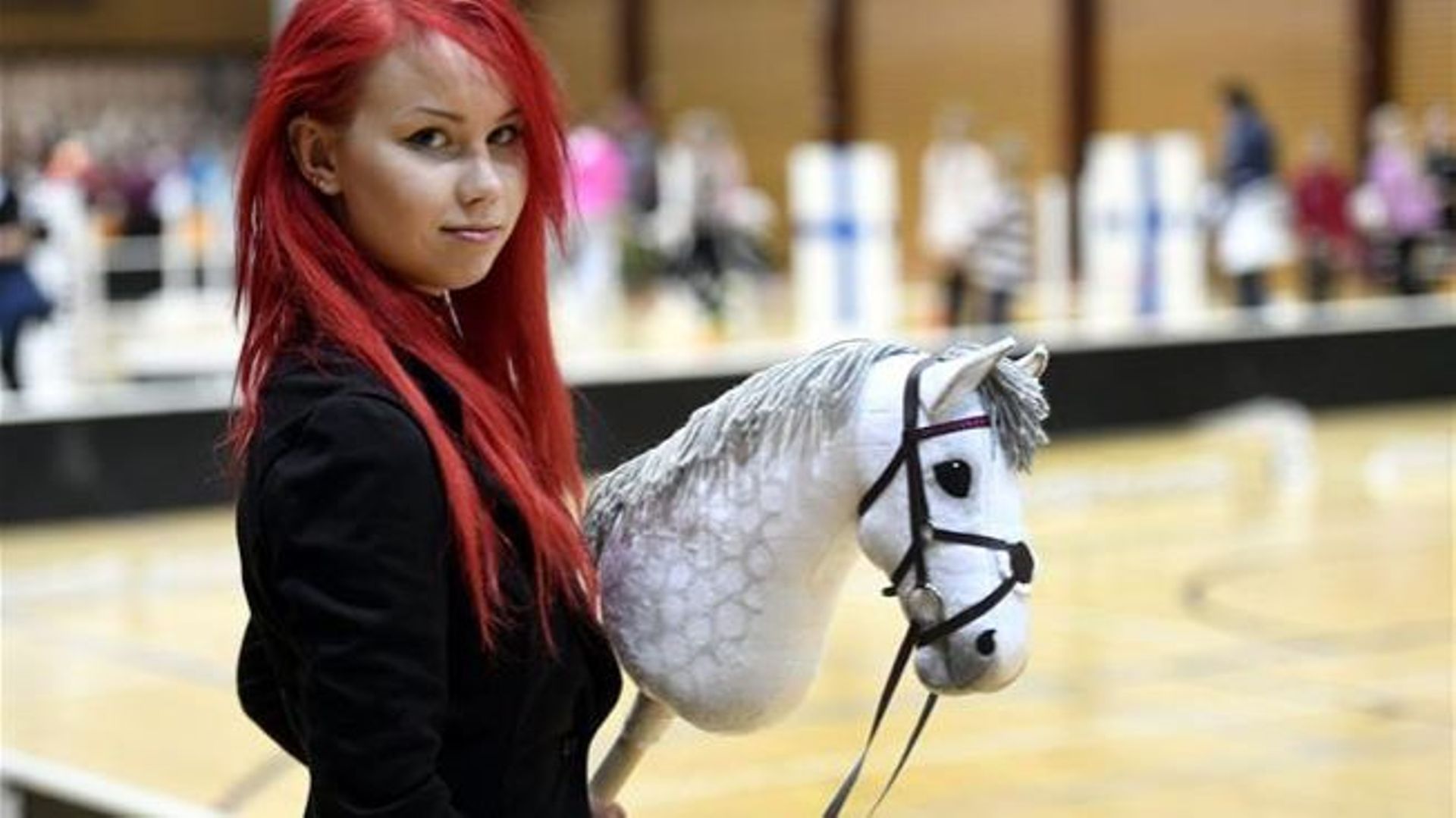 Hobby Horsing: un nouveau sport où on fait du cheval... sans cheval