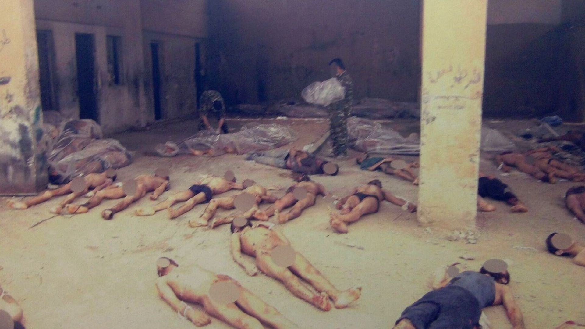 Les clichés représentent les cadavres de 6.786 personnes différentes, tuées dans les centres de détention syriens.
