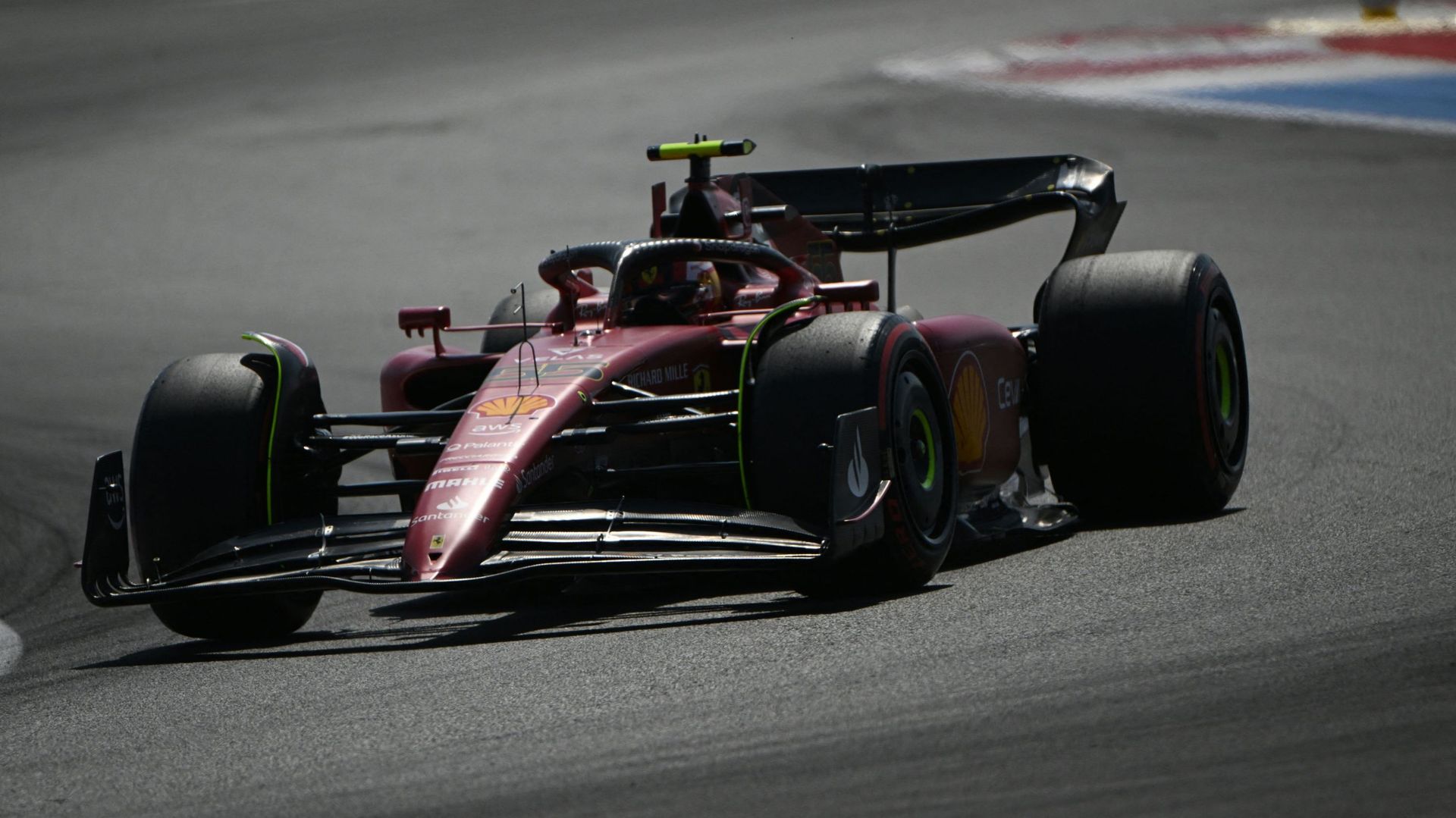 Carlos Sainz remporte la première séance d’essais libres.