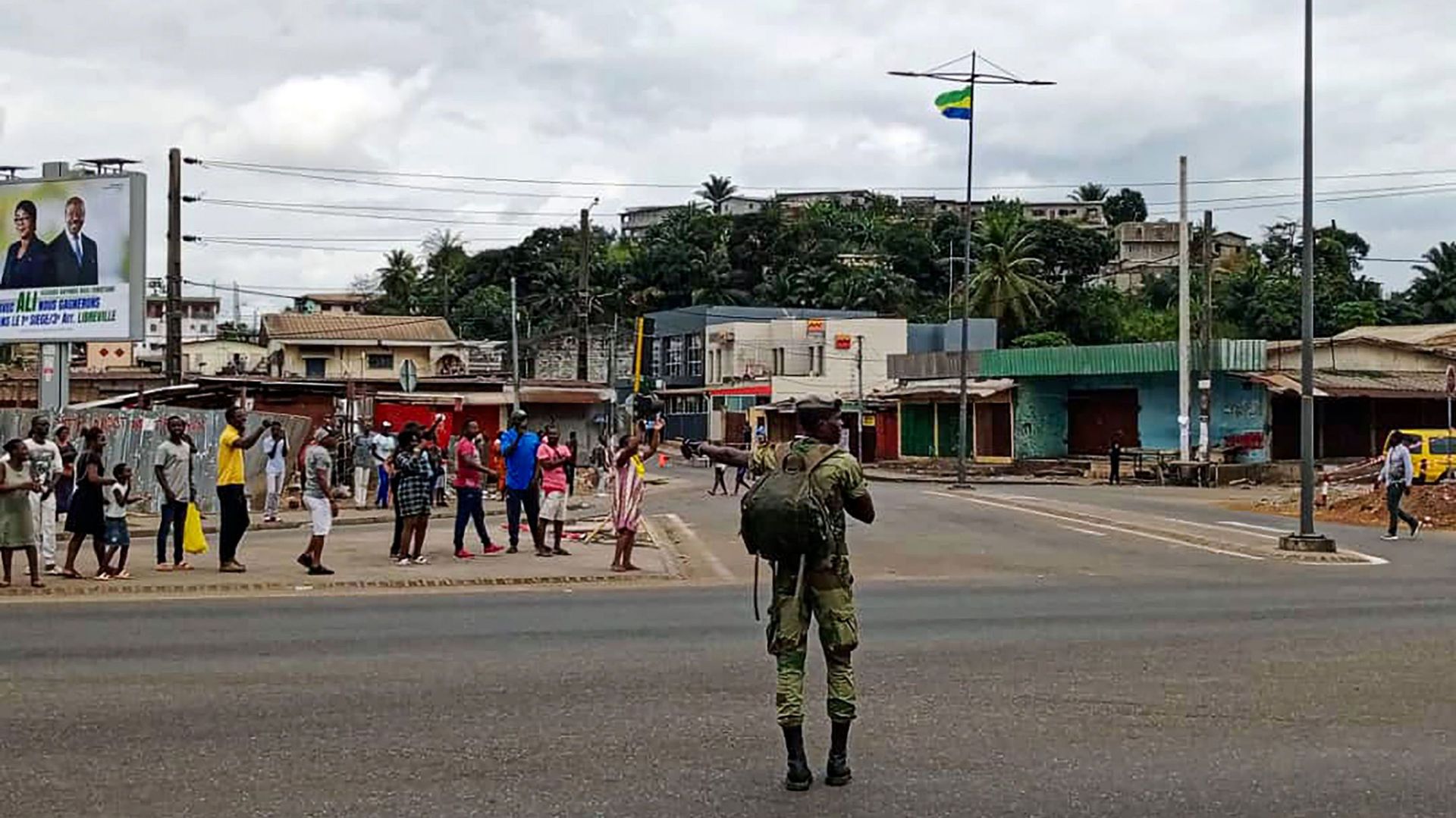 Coup d’Etat au Gabon Raymond Ndong Sima, opposant à Ali Bongo, nommé