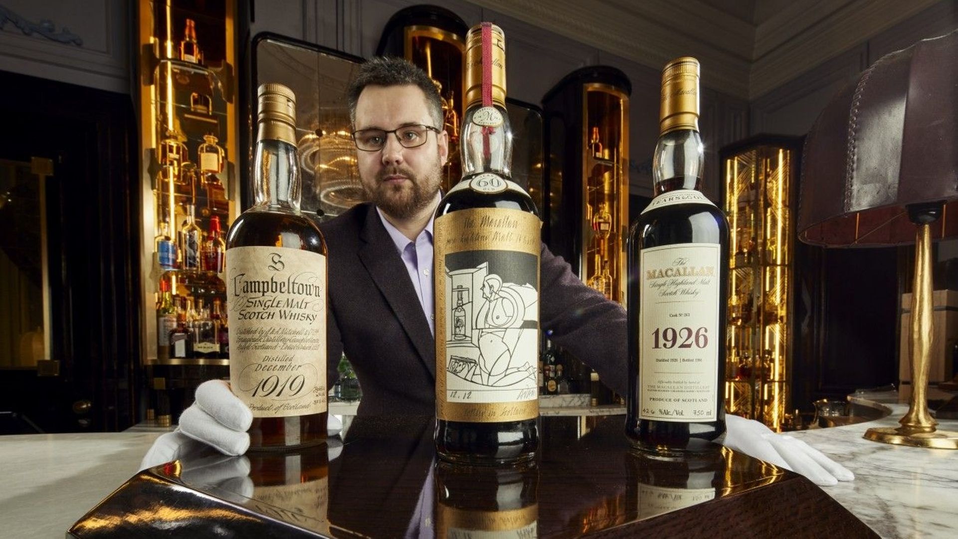 Les 3900 bouteilles de whisky d'un collectionneur aux enchères