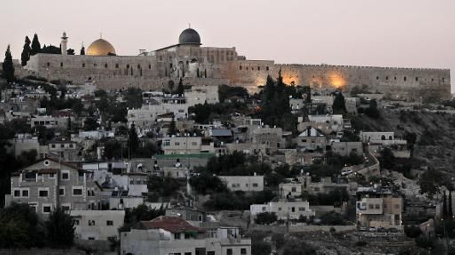 Jérusalem-Est: attaques contre l'installation de colons juifs