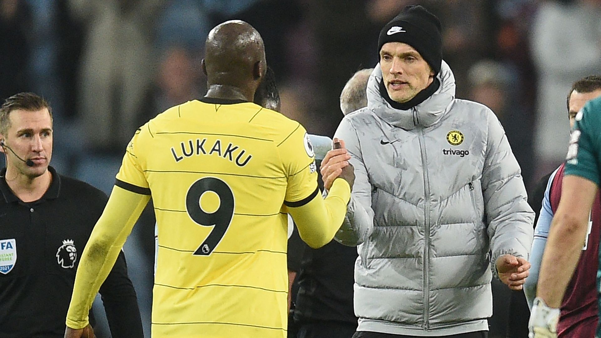 Thomas Tuchel et Romelu Lukaku après la victoire de Chelsea face à Aston Villa le 26 décembre 2021.